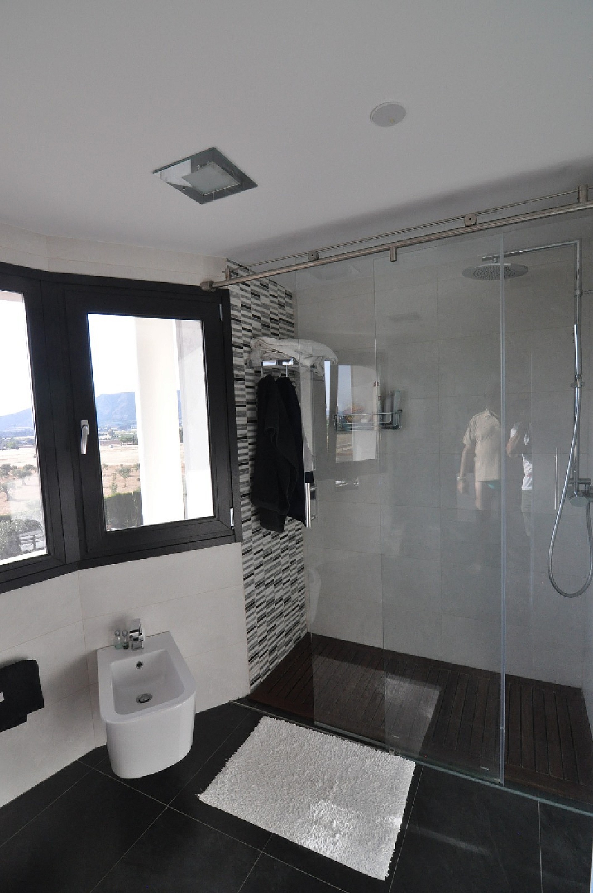 Resale - 4 Bedroom 2 Bathroom Villa in Villena -  - Alicante