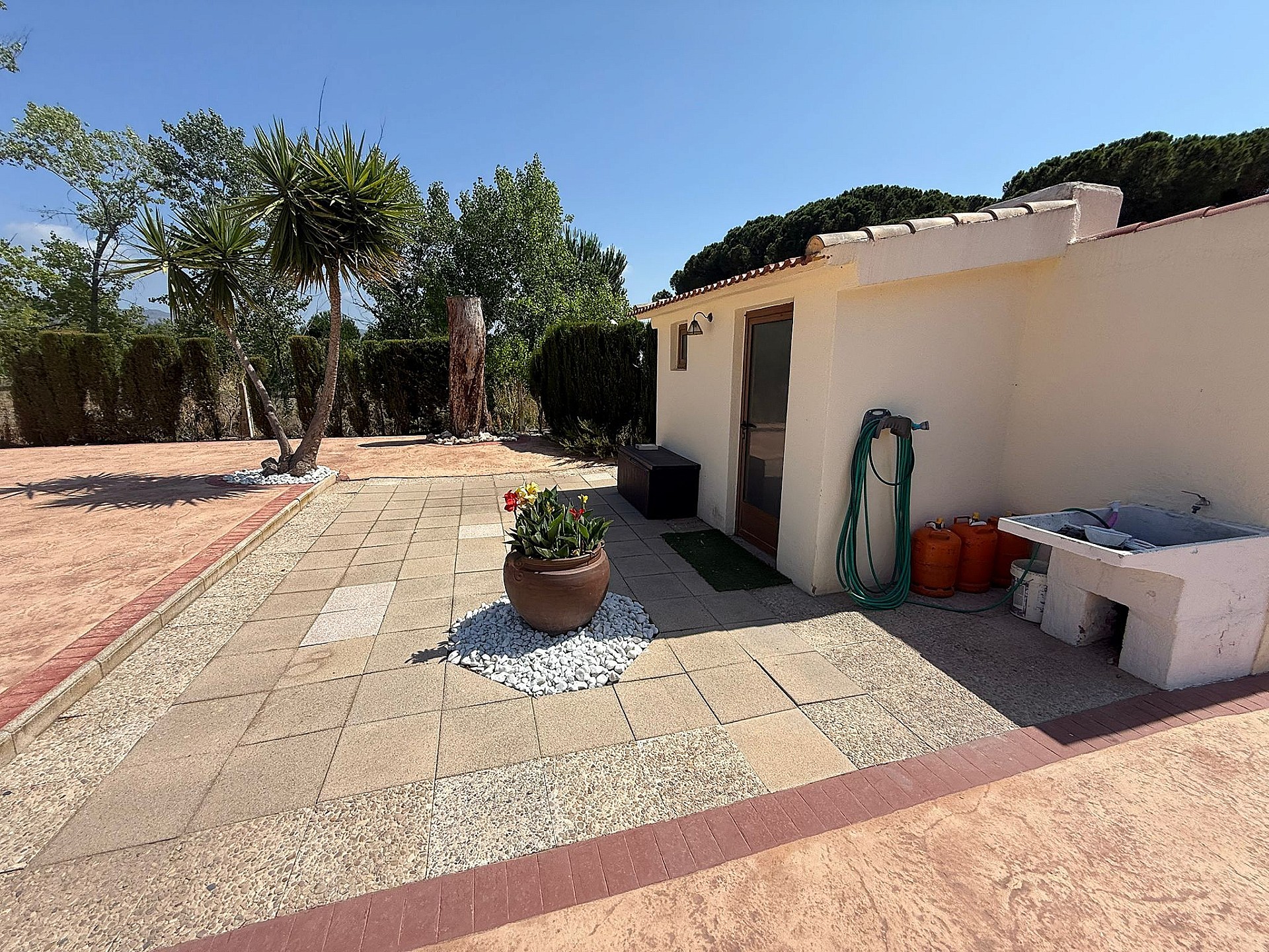Resale - 5 Bedroom 3 Bathroom Country house in Castalla -  - Alicante