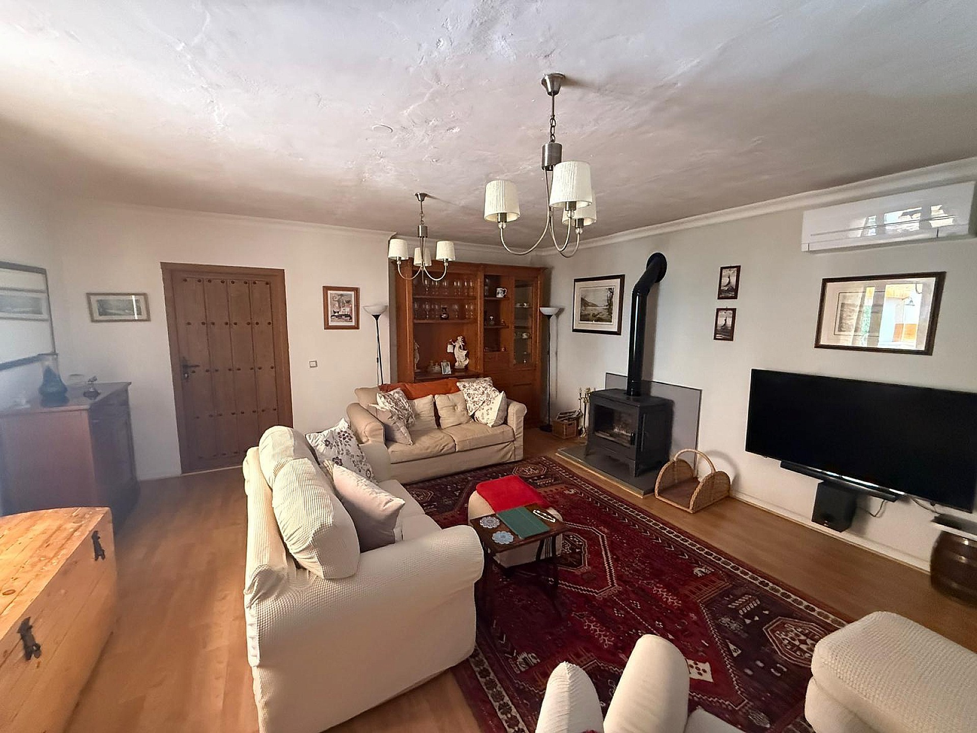 Resale - 5 Bedroom 3 Bathroom Country house in Castalla -  - Alicante