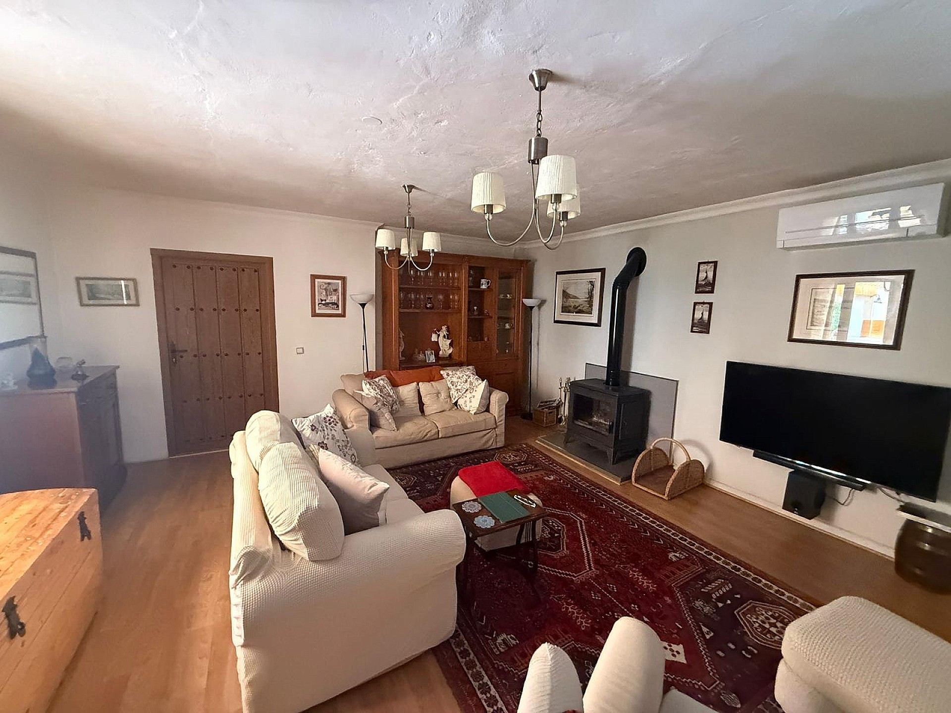 Resale - 5 Bedroom 3 Bathroom Country house in Castalla -  - Alicante