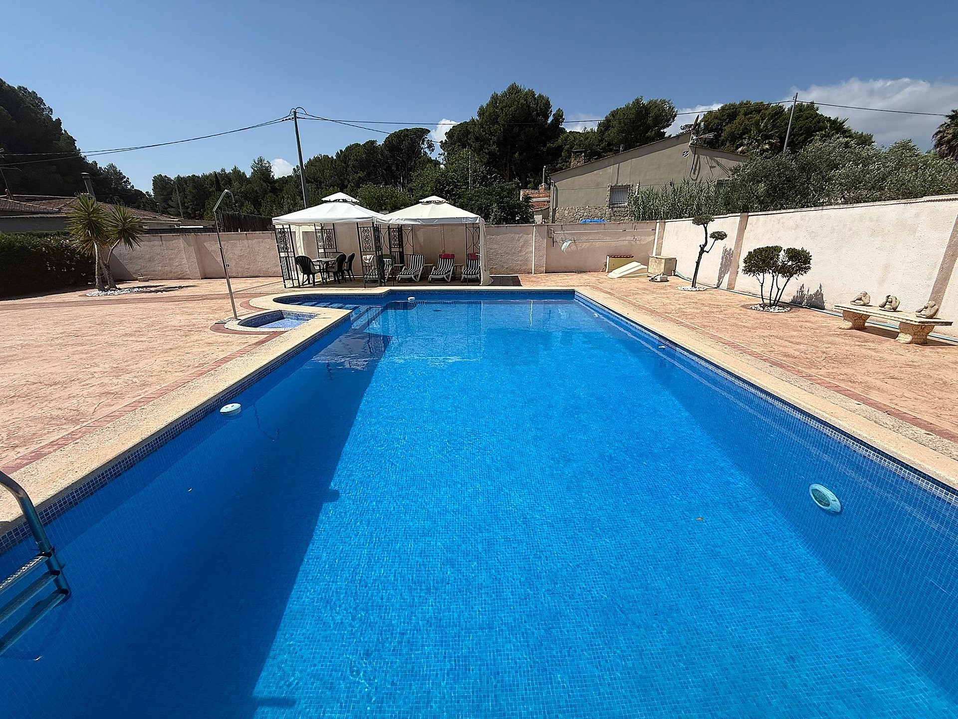 Resale - 5 Bedroom 3 Bathroom Country house in Castalla -  - Alicante