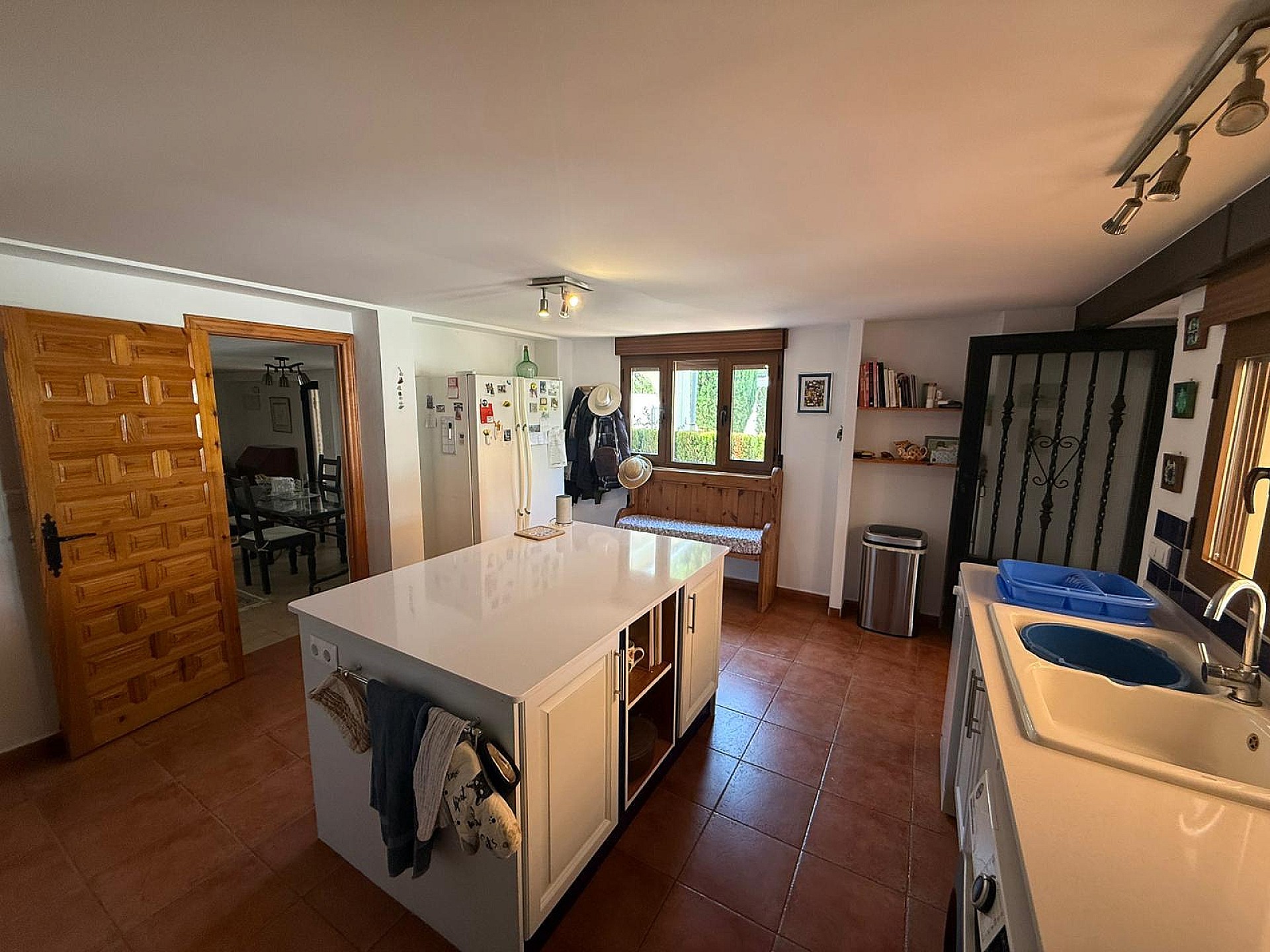 Resale - 5 Bedroom 3 Bathroom Country house in Castalla -  - Alicante