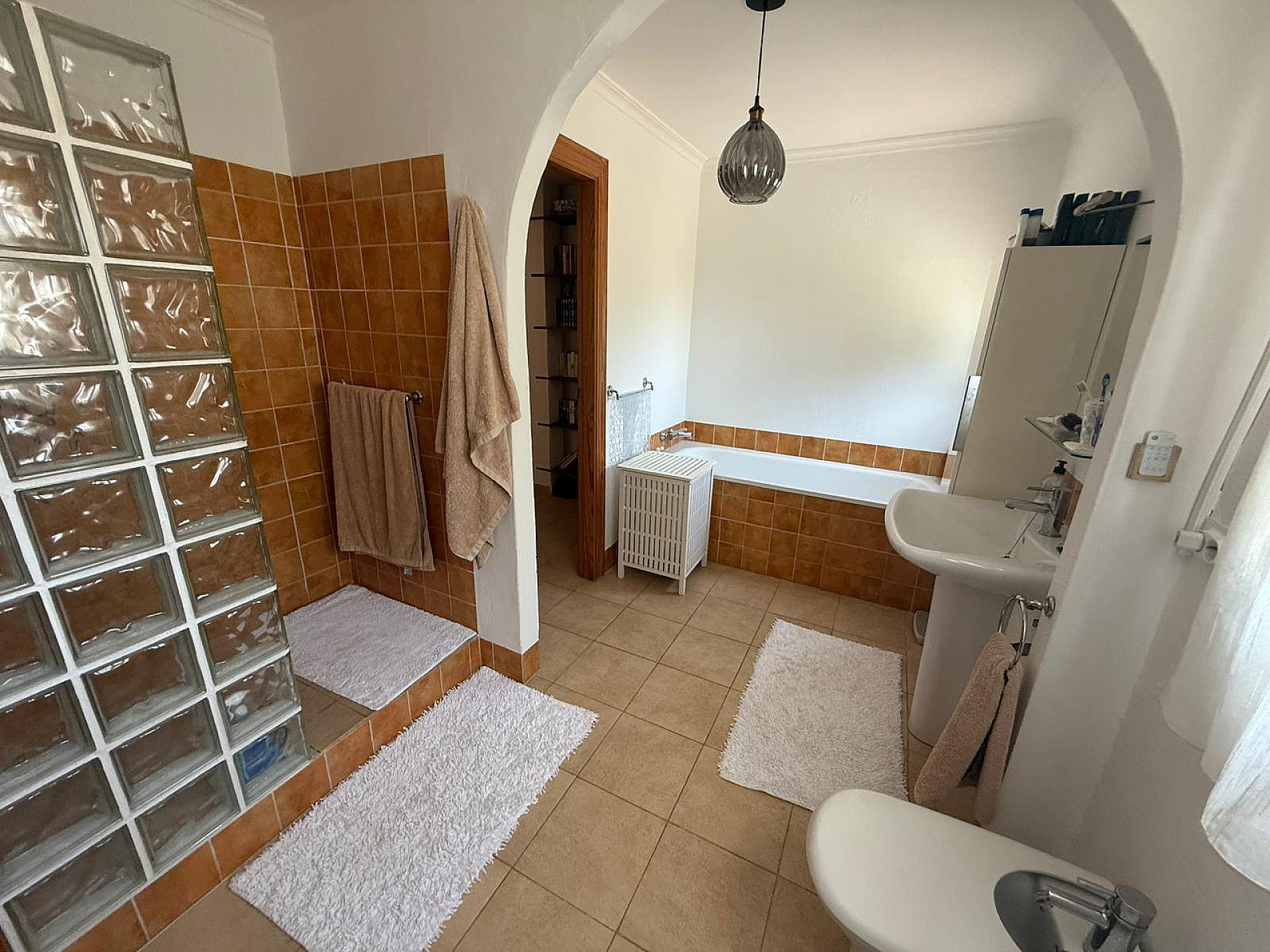 Resale - 5 Bedroom 3 Bathroom Country house in Castalla -  - Alicante