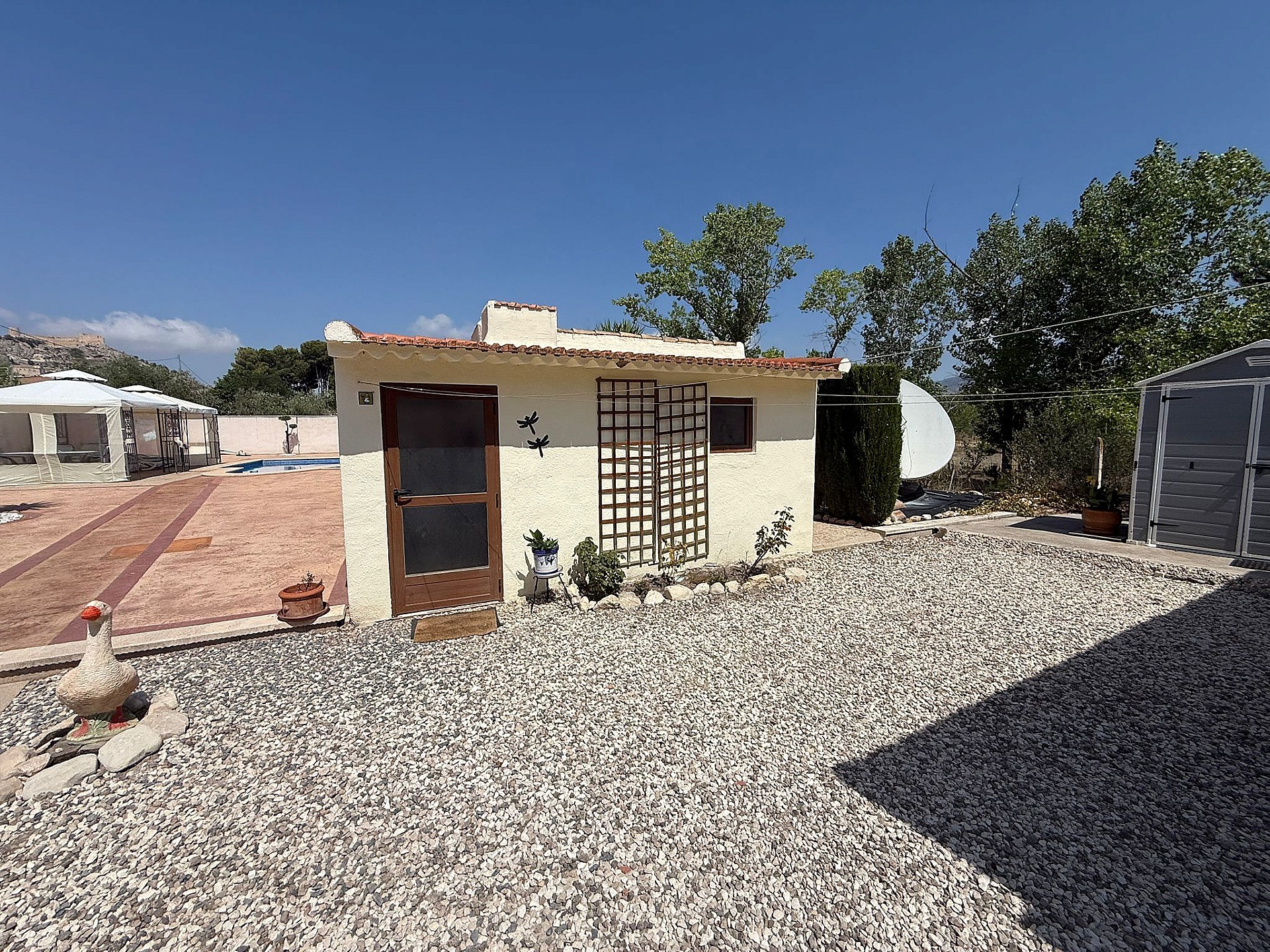 Resale - 5 Bedroom 3 Bathroom Country house in Castalla -  - Alicante