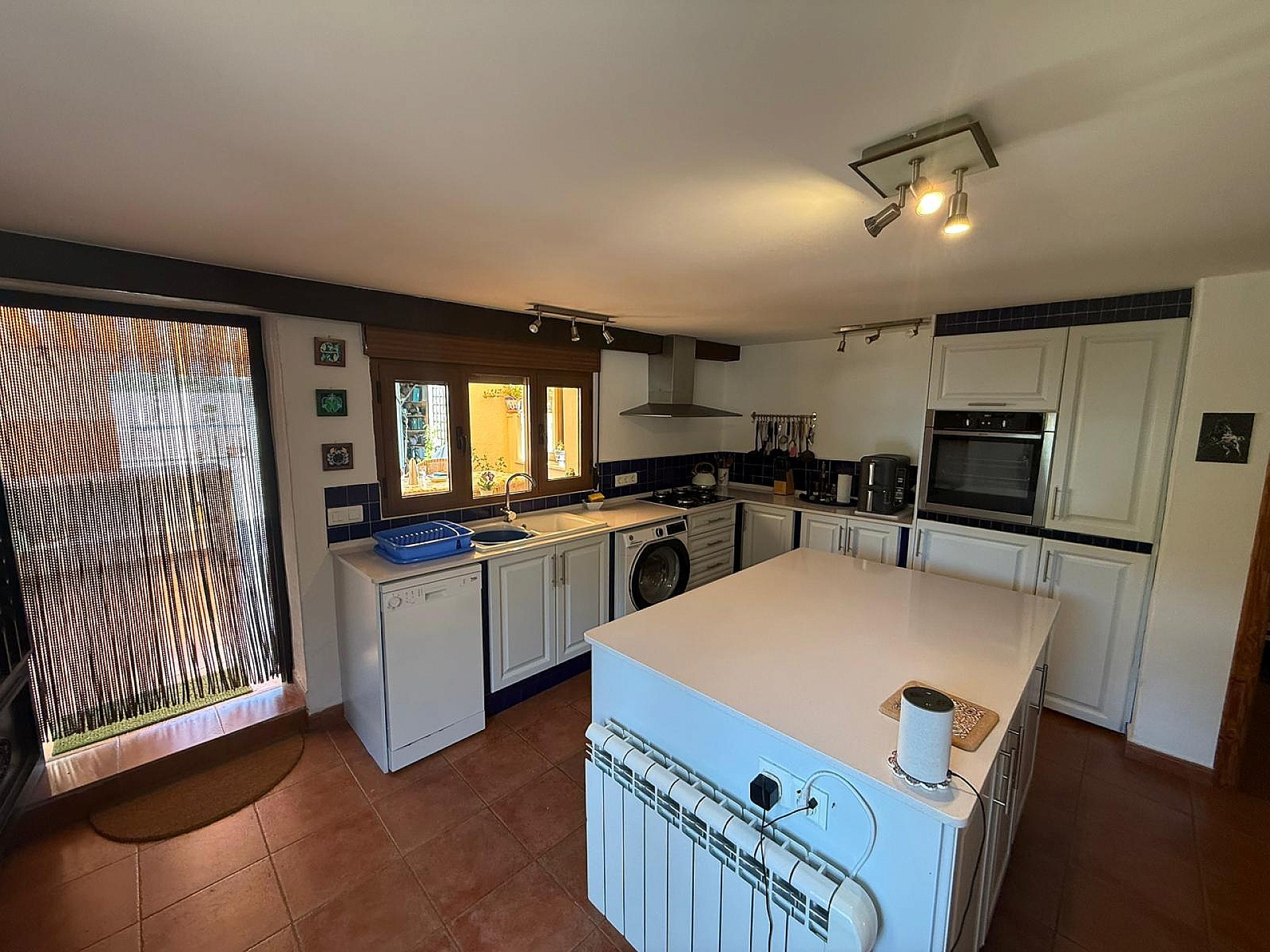 Resale - 5 Bedroom 3 Bathroom Country house in Castalla -  - Alicante