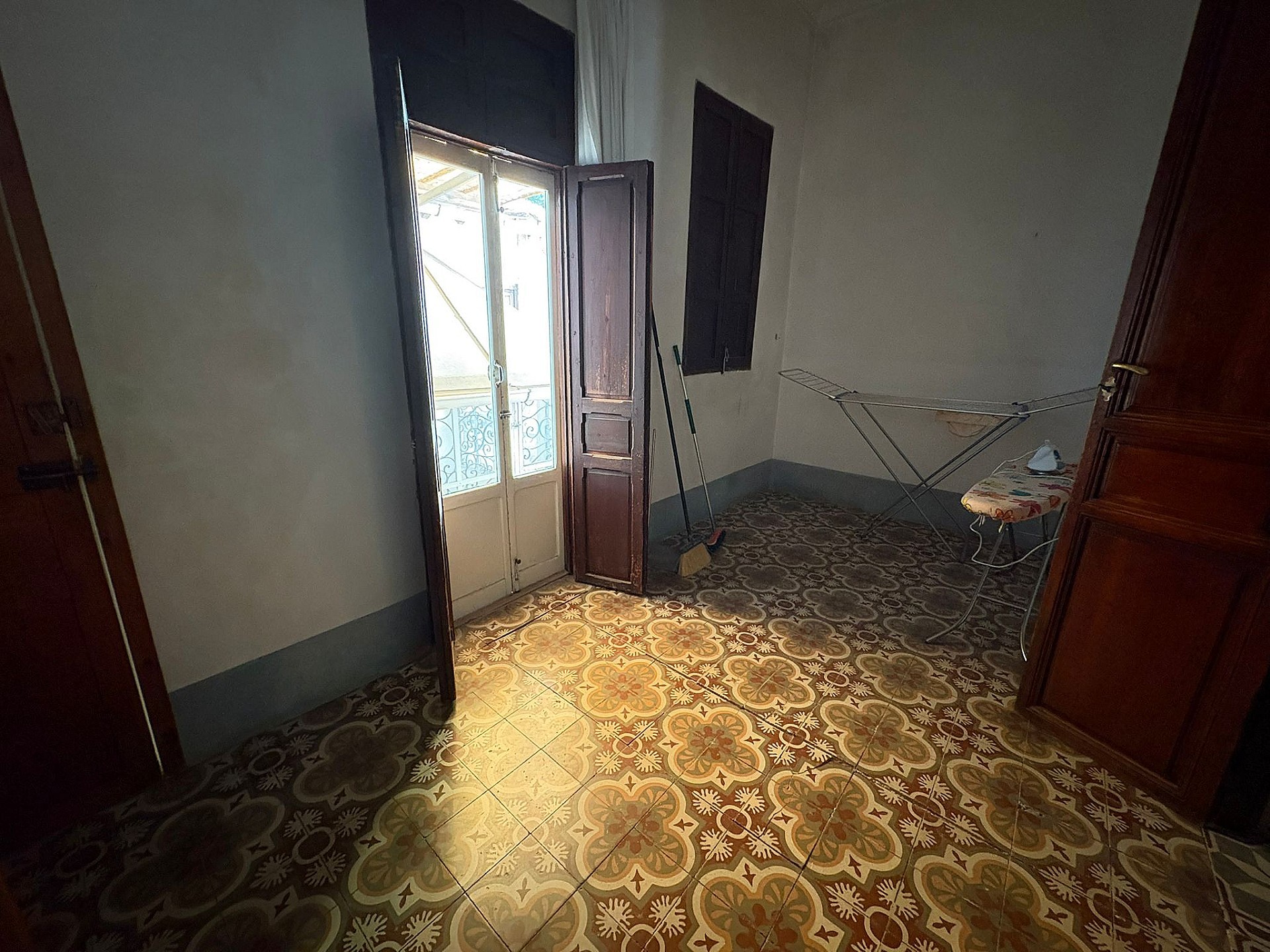 Sold - 6 Bedroom 2 Bathroom Townhouse in Novelda -  - Alicante