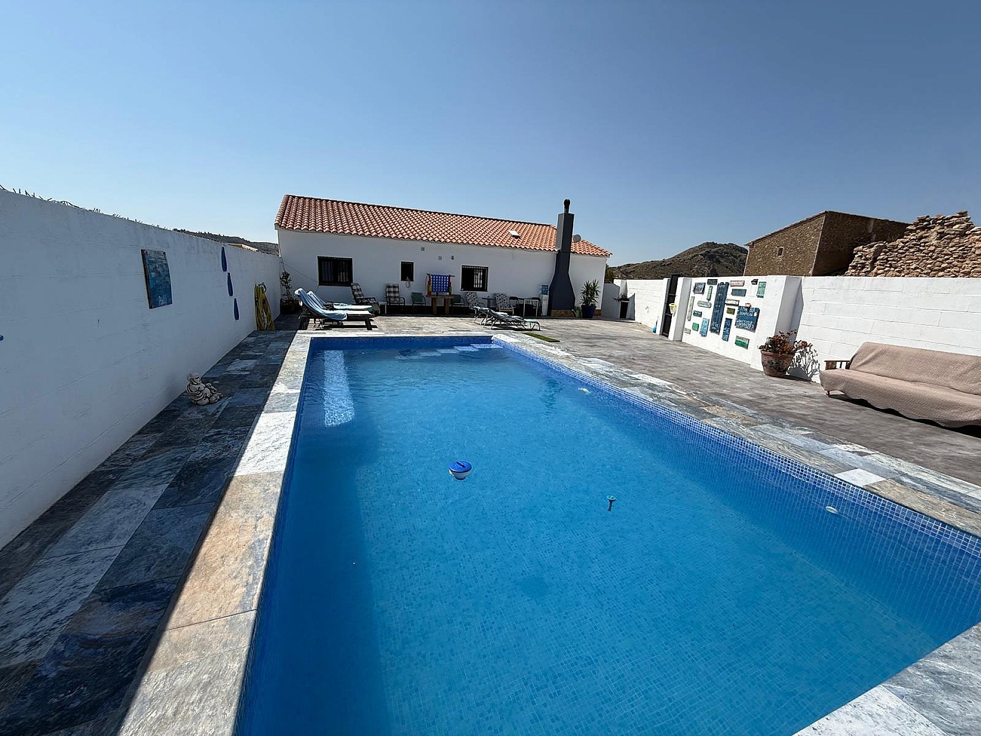 Resale - 3 Bedroom 2 Bathroom Villa in Caudete -  - Albacete