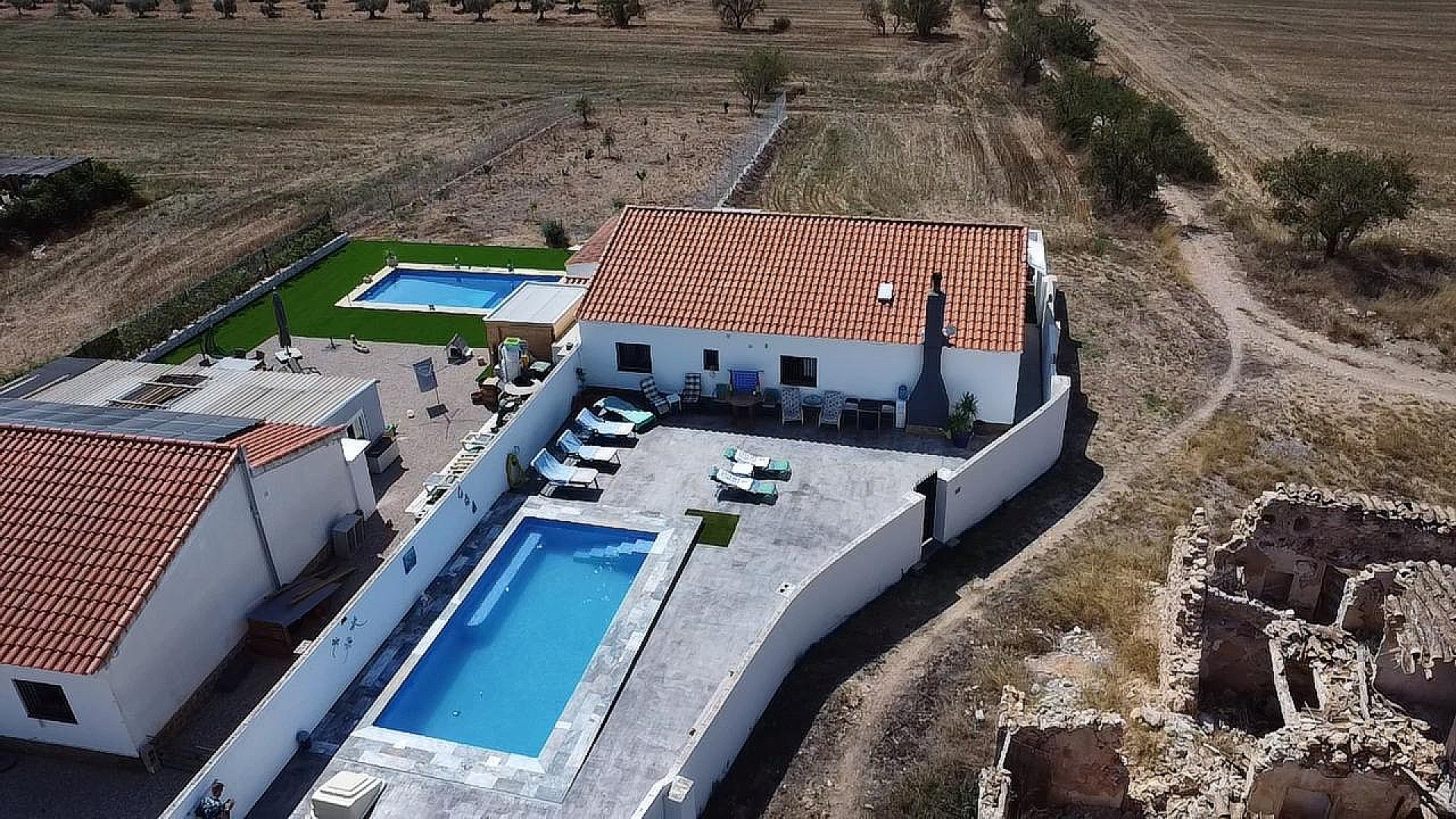 Resale - 3 Bedroom 2 Bathroom Villa in Caudete -  - Albacete
