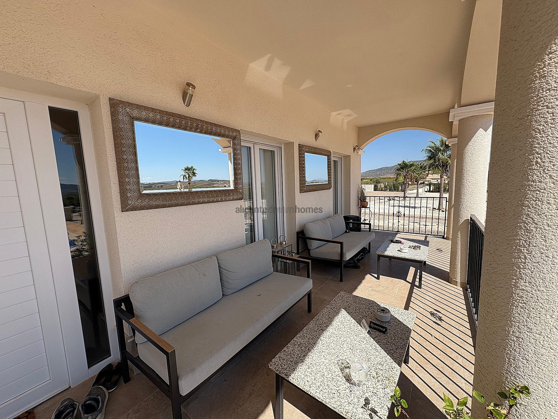 Resale - 4 Bedroom 3 Bathroom Villa in Pinoso -  - Alicante