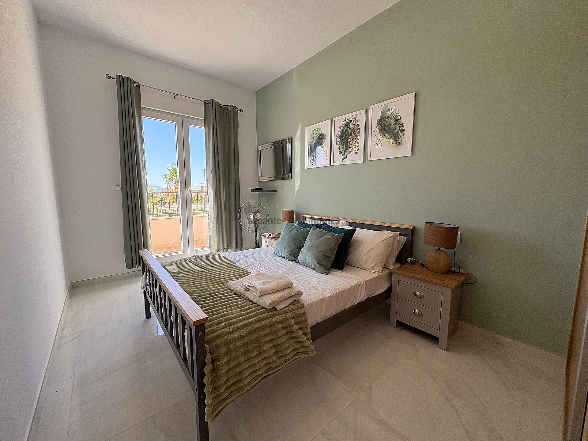 Resale - 4 Bedroom 3 Bathroom Villa in Pinoso -  - Alicante