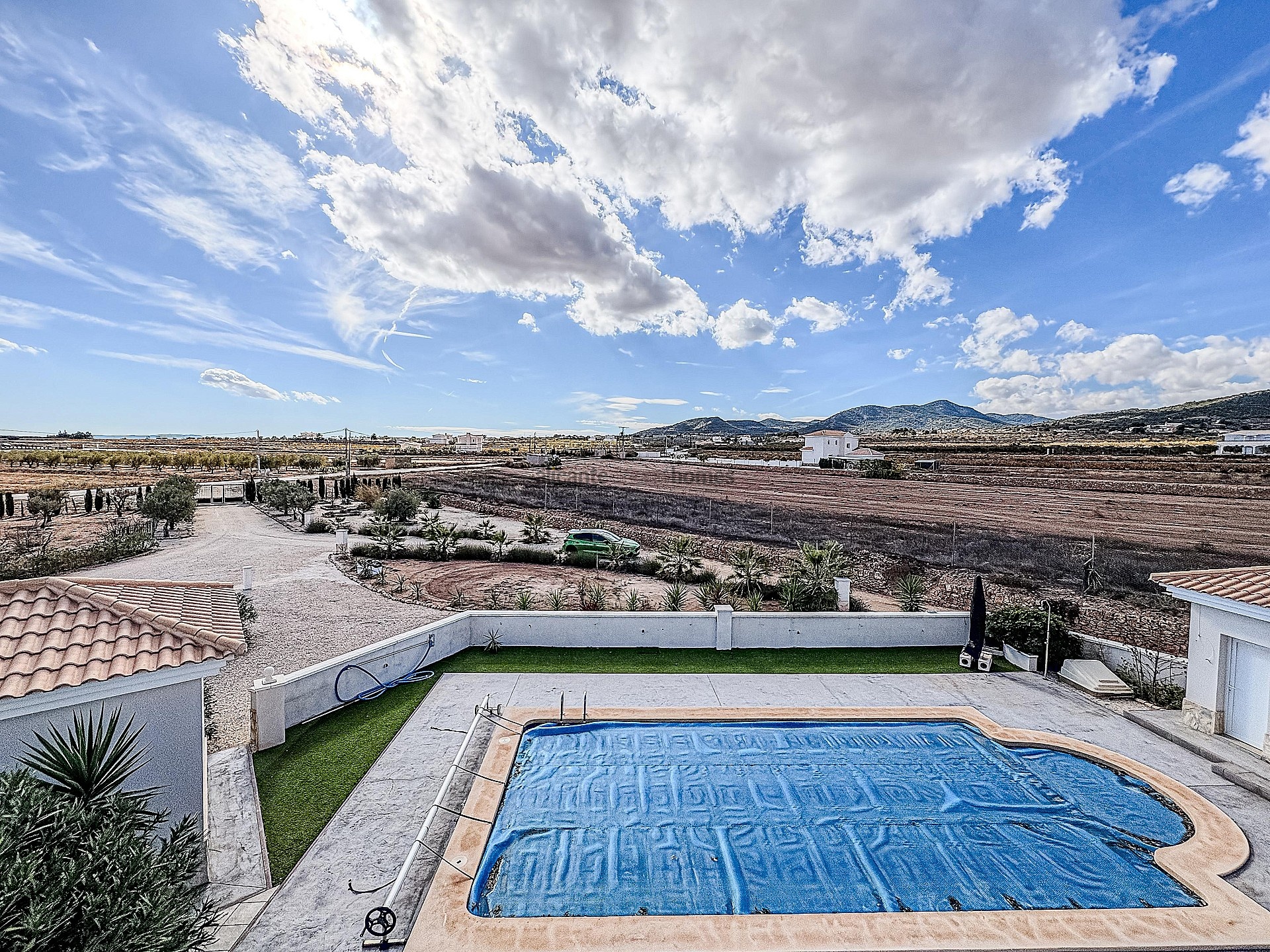 Resale - 4 Bedroom 5 Bathroom Villa in Pinoso - , Pinoso, Alicante, Spain - Alicante