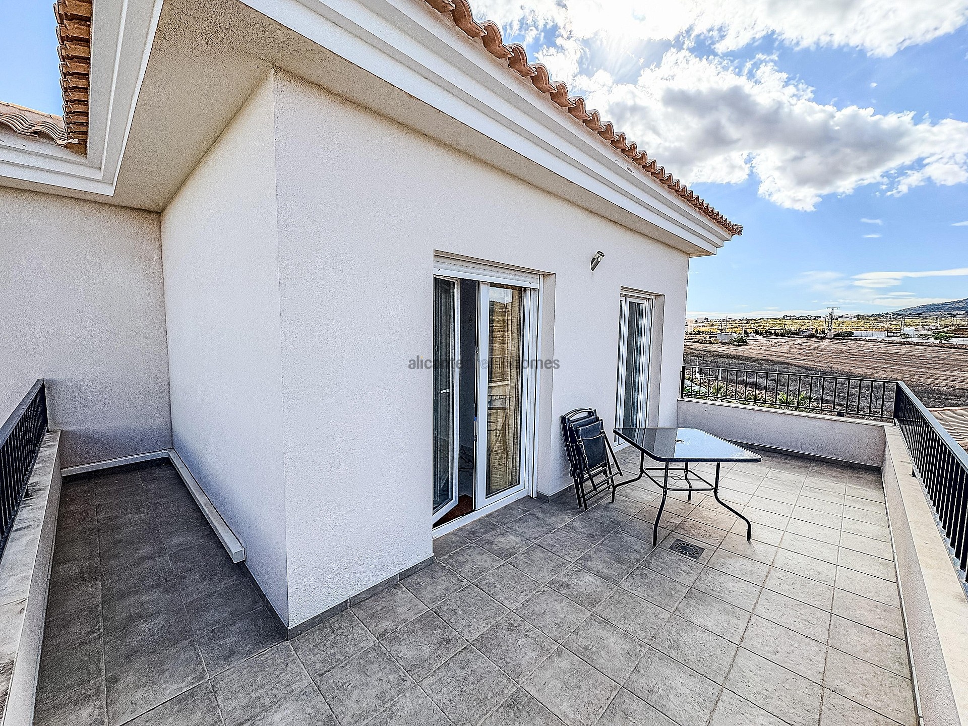 Resale - 4 Bedroom 5 Bathroom Villa in Pinoso - , Pinoso, Alicante, Spain - Alicante