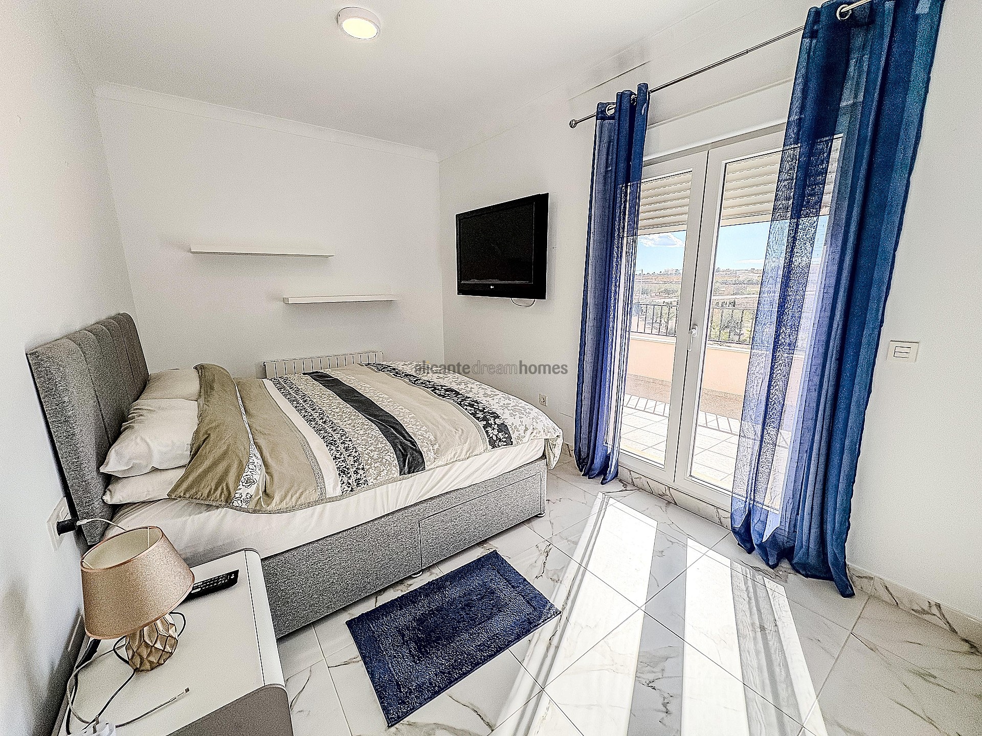 Resale - 4 Bedroom 5 Bathroom Villa in Pinoso - , Pinoso, Alicante, Spain - Alicante