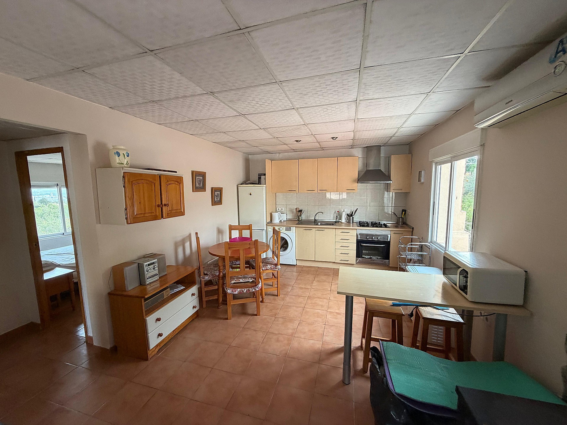 Resale - 5 Bedroom 3 Bathroom Villa in Sax -  - Alicante