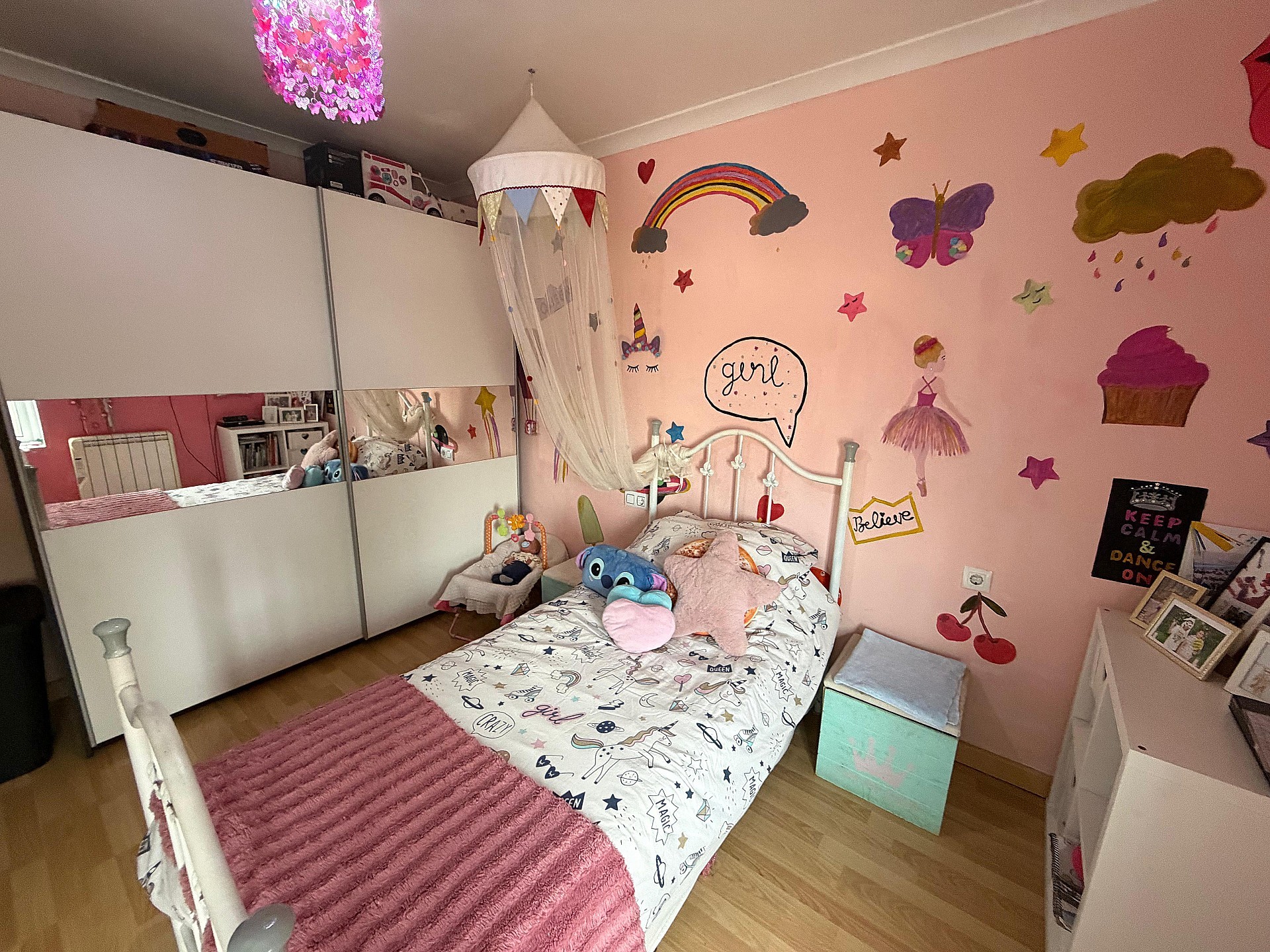 Resale - 5 Bedroom 3 Bathroom Villa in Sax -  - Alicante