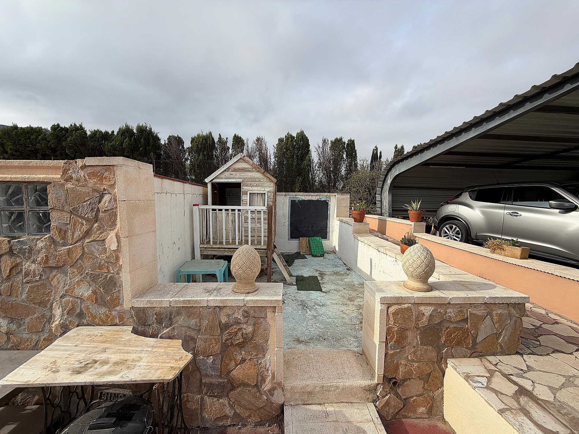 Resale - 5 Bedroom 3 Bathroom Villa in Sax -  - Alicante