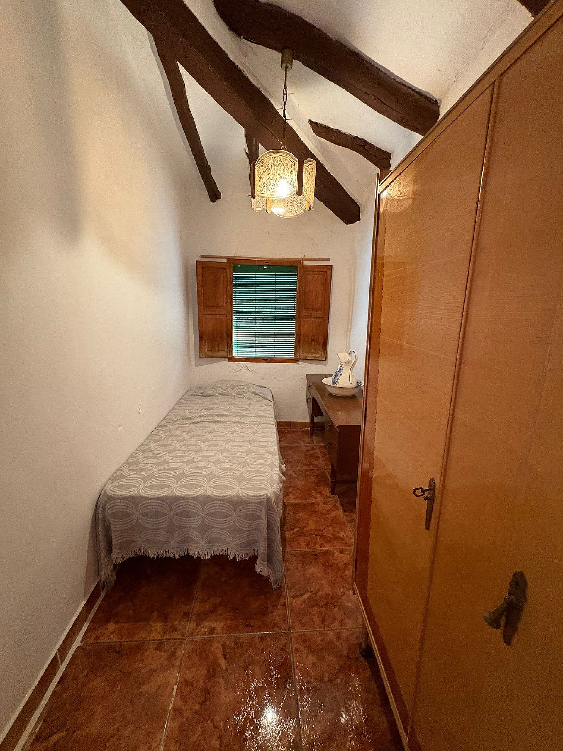 Resale - 5 Bedroom 2 Bathroom Semi-detached in Pinoso -  - Alicante