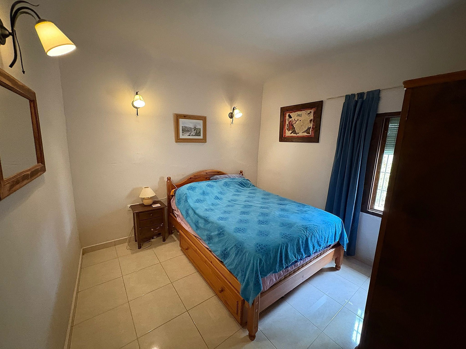 Resale - 5 Bedroom 2 Bathroom Semi-detached in Pinoso -  - Alicante