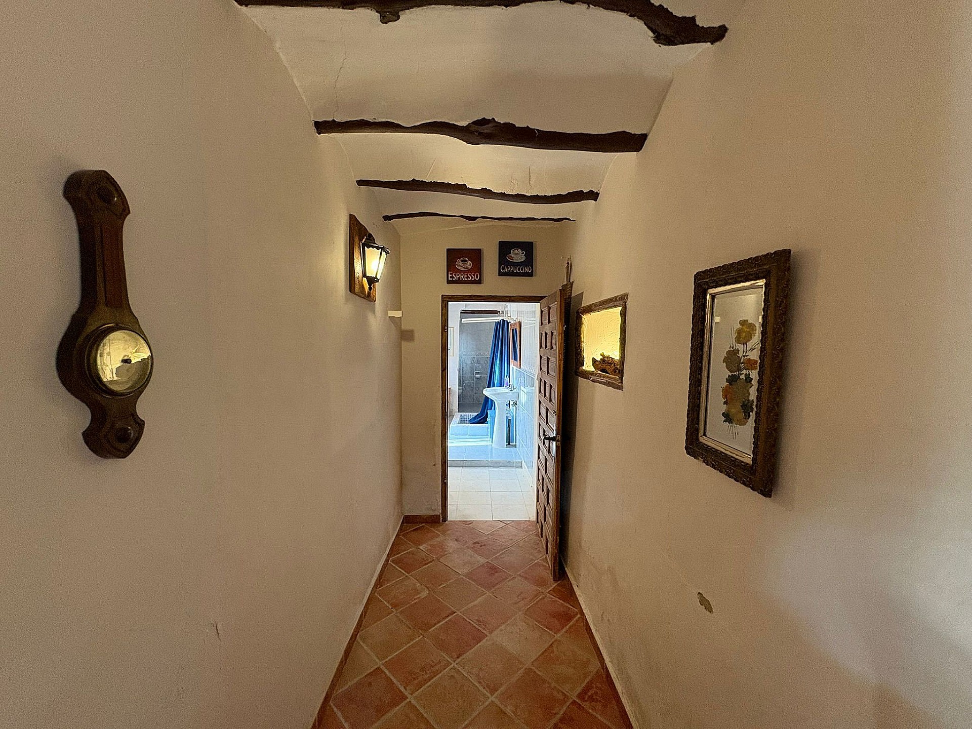 Resale - 5 Bedroom 2 Bathroom Semi-detached in Pinoso -  - Alicante