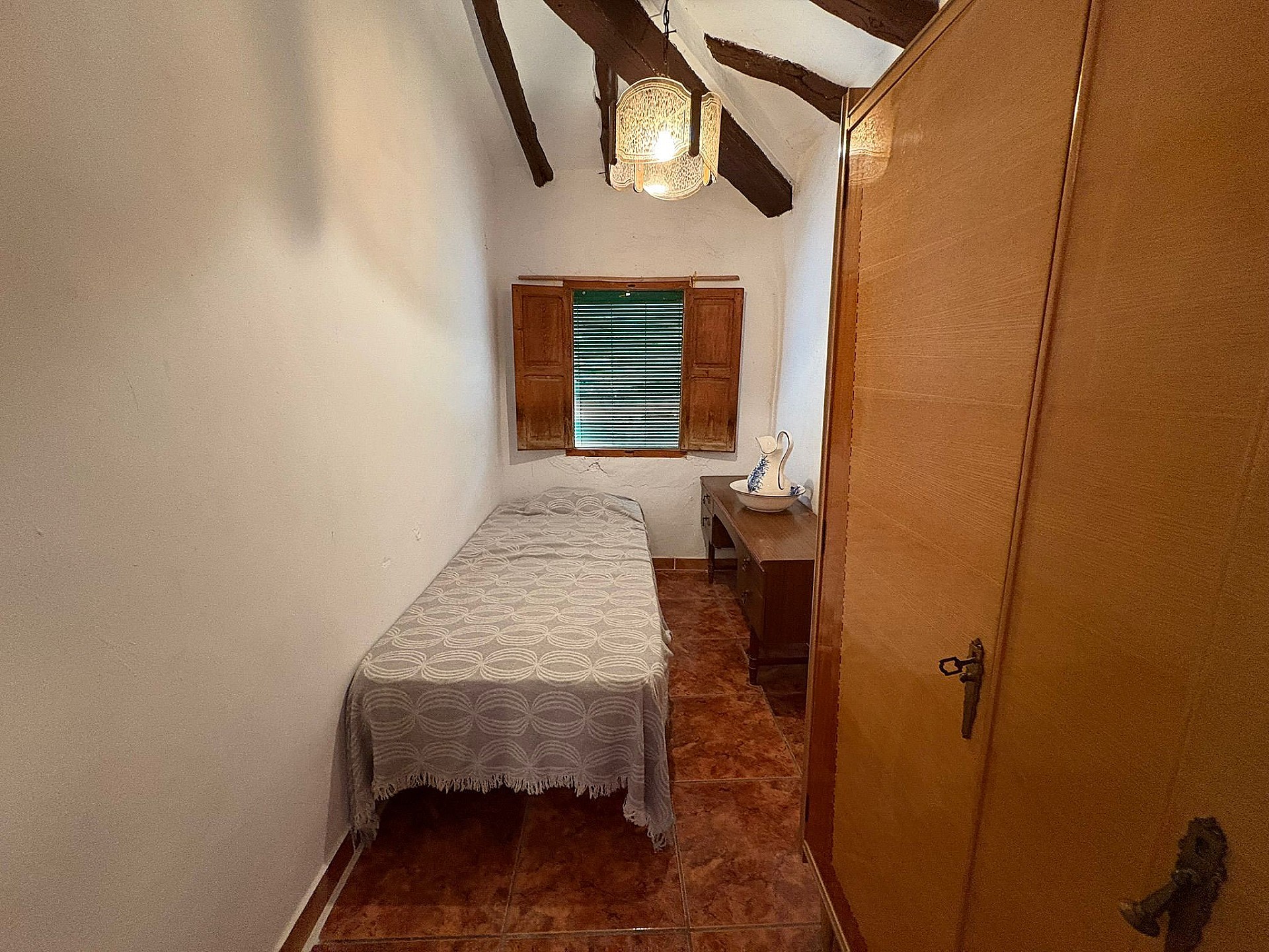 Resale - 5 Bedroom 2 Bathroom Semi-detached in Pinoso -  - Alicante