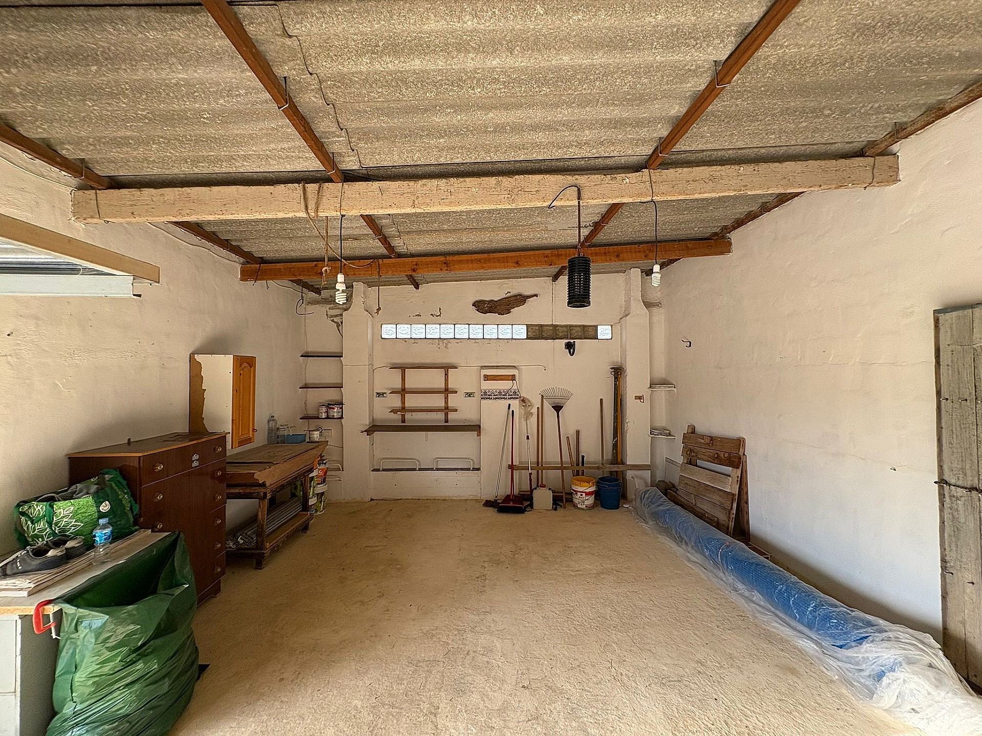 Resale - 5 Bedroom 2 Bathroom Semi-detached in Pinoso -  - Alicante