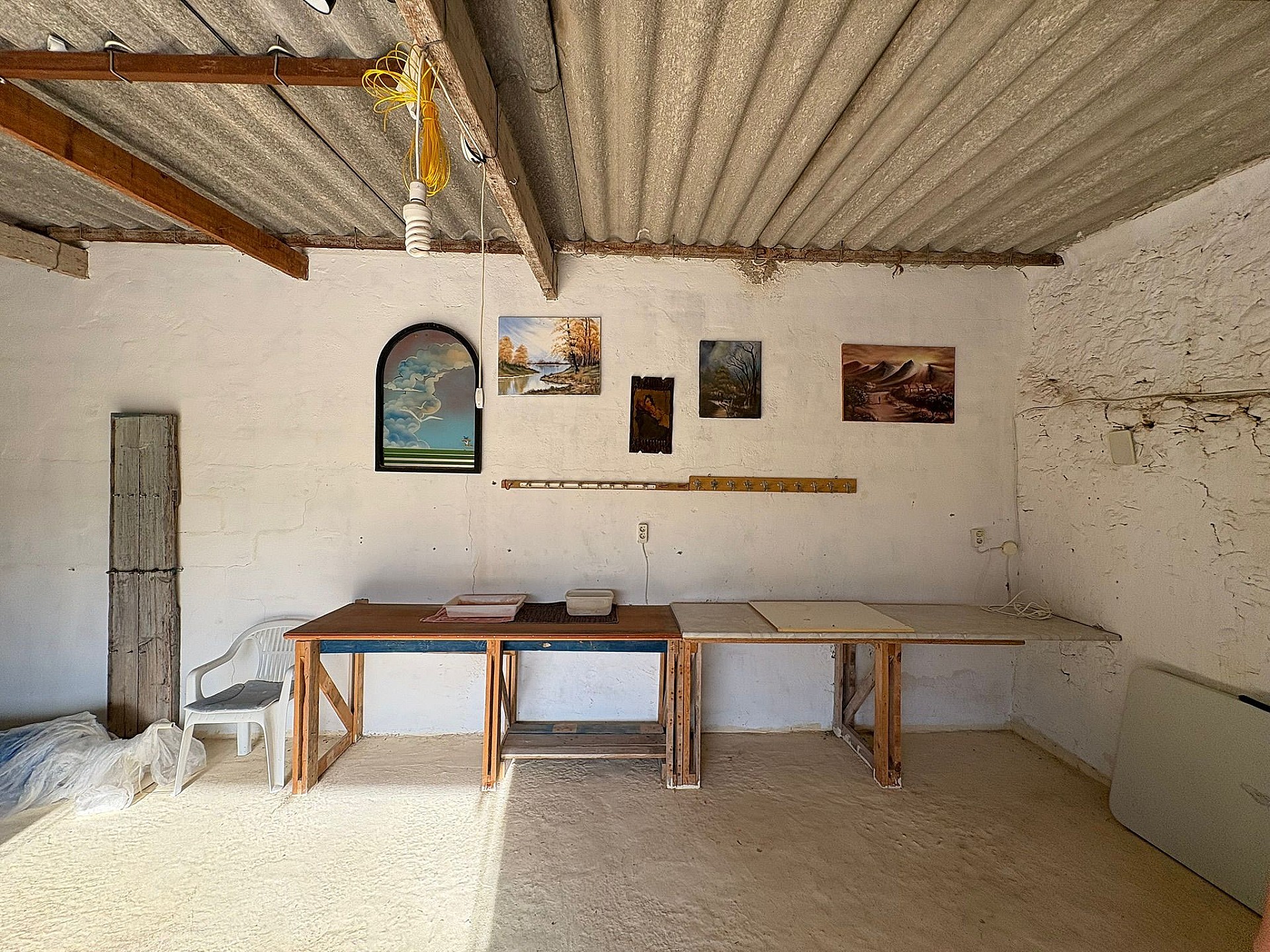 Resale - 5 Bedroom 2 Bathroom Semi-detached in Pinoso -  - Alicante