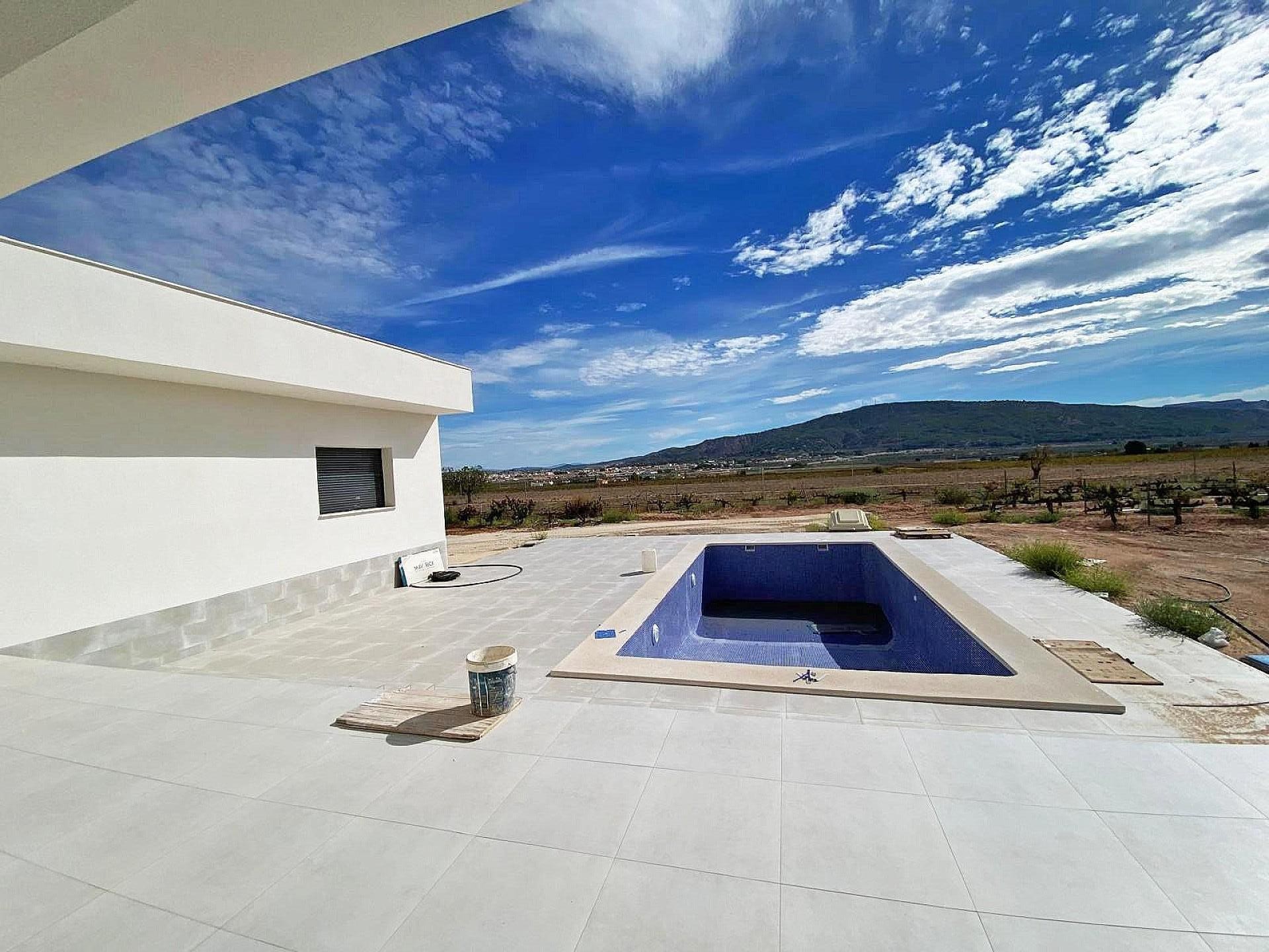 Resale - 3 Bedroom 2 Bathroom Villa in Pinoso -  - Alicante