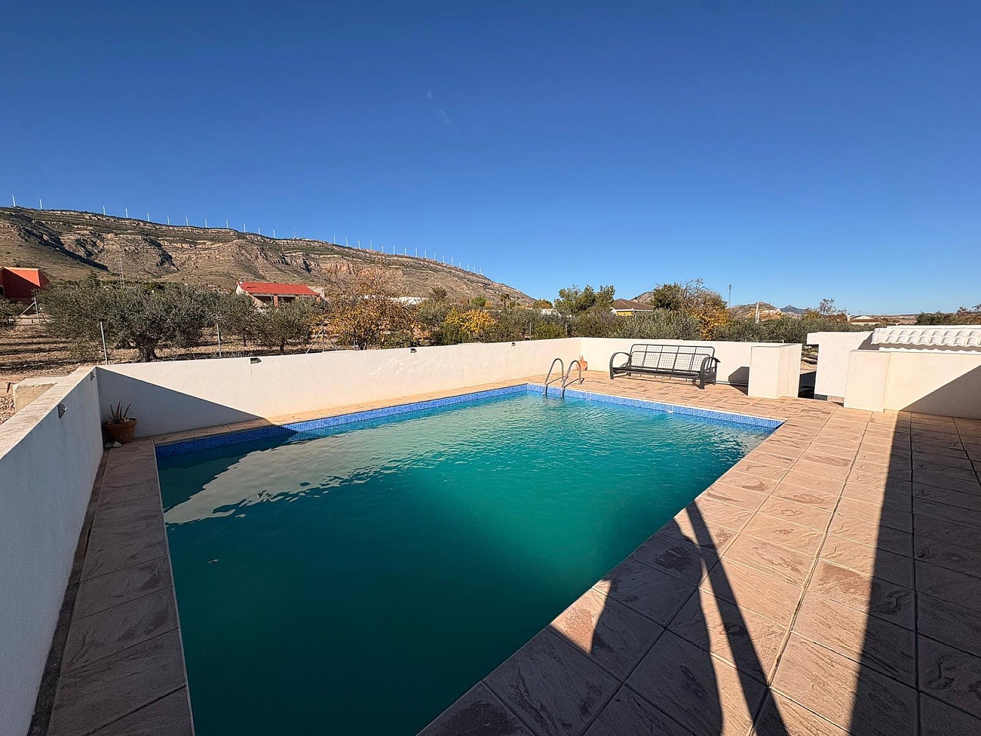 Resale - 3 Bedroom 2 Bathroom Country house in Caudete -  - Albacete