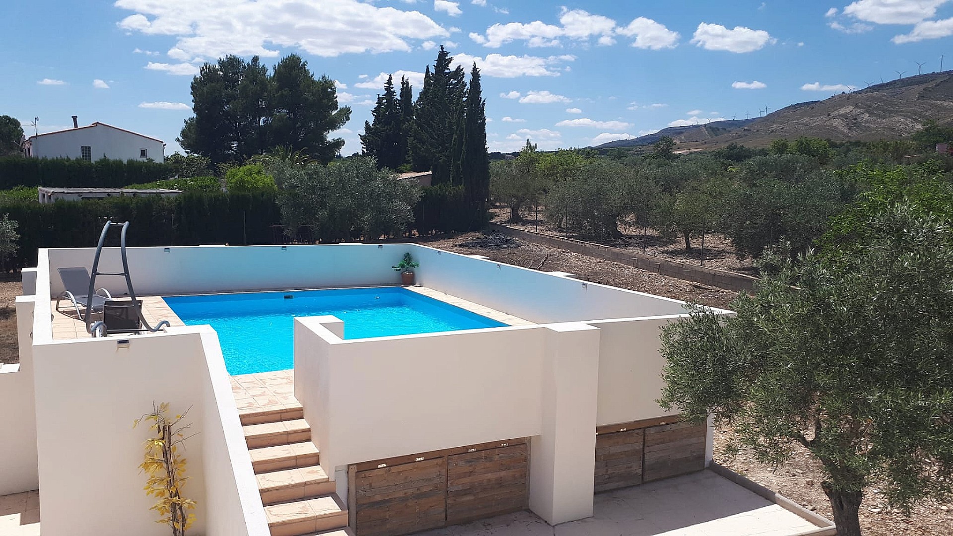 Resale - 3 Bedroom 2 Bathroom Country house in Caudete -  - Albacete