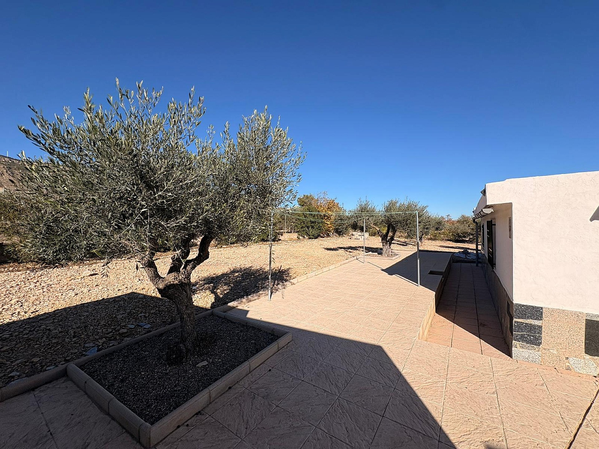 Resale - 3 Bedroom 2 Bathroom Country house in Caudete -  - Albacete