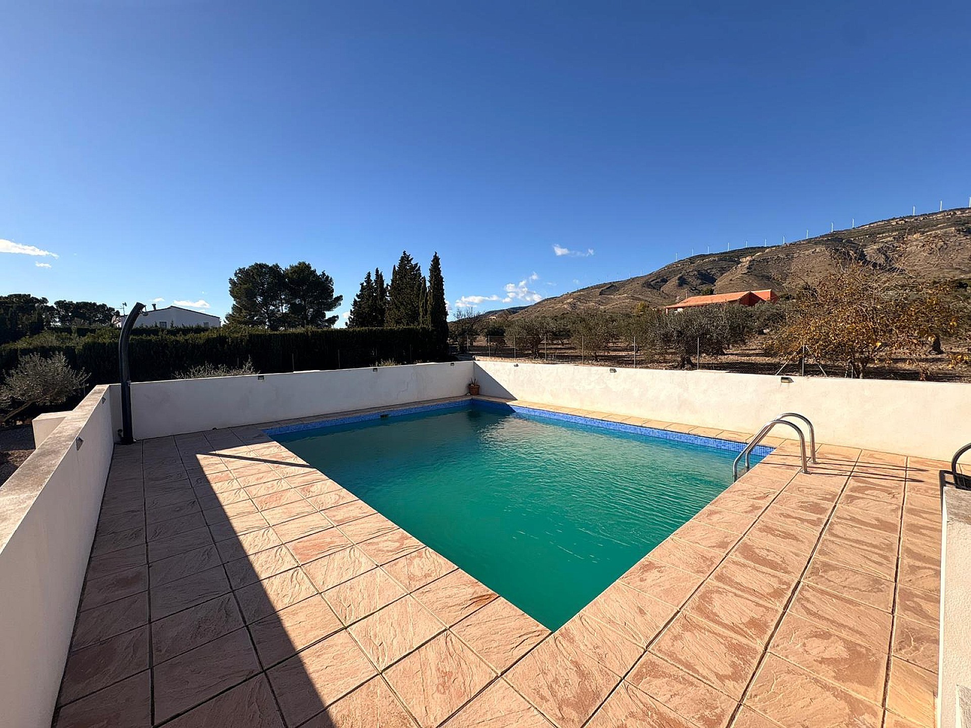 Resale - 3 Bedroom 2 Bathroom Country house in Caudete -  - Albacete