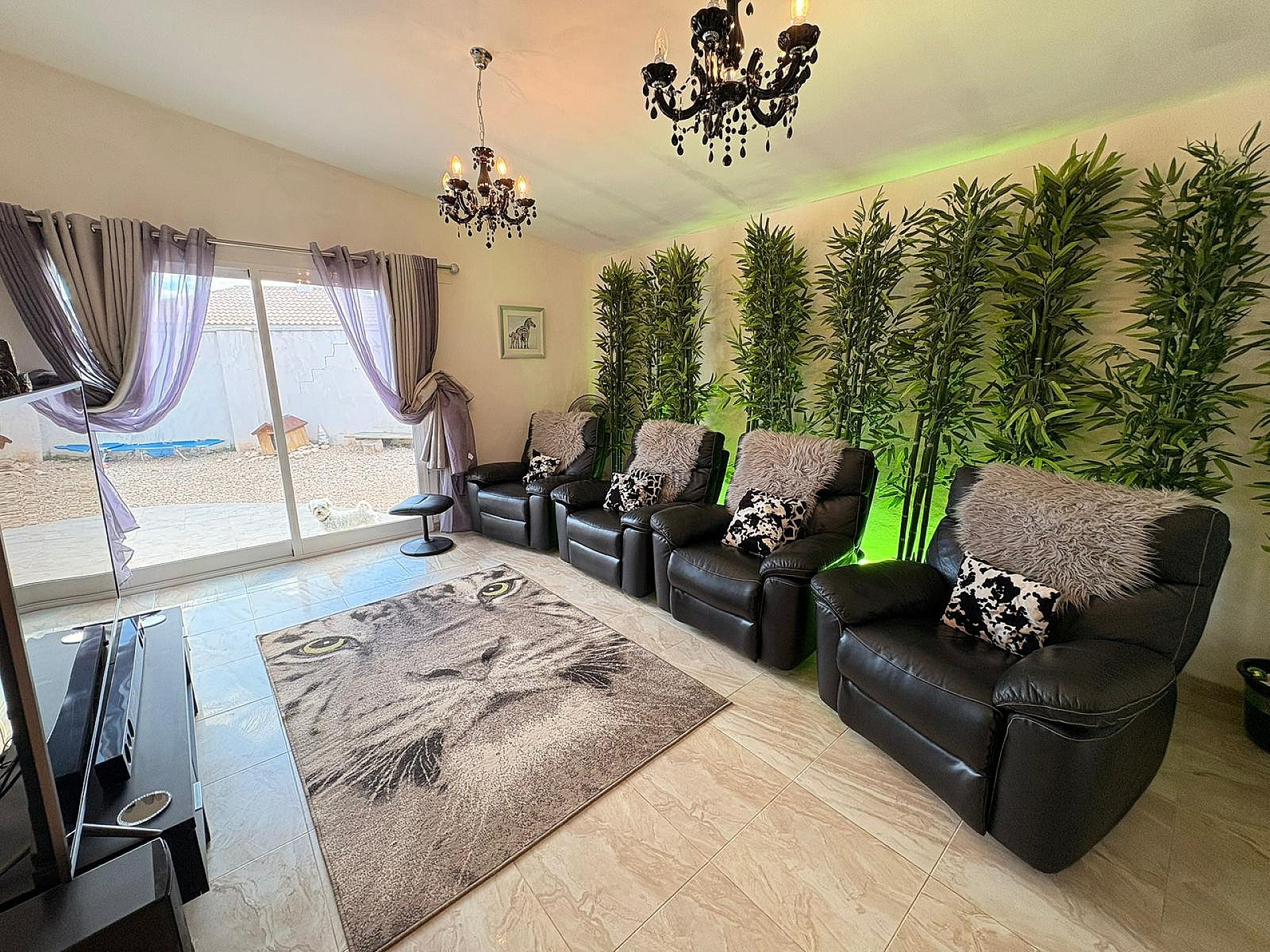 Resale - 8 Bedroom 6 Bathroom Villa in Castalla -  - Alicante