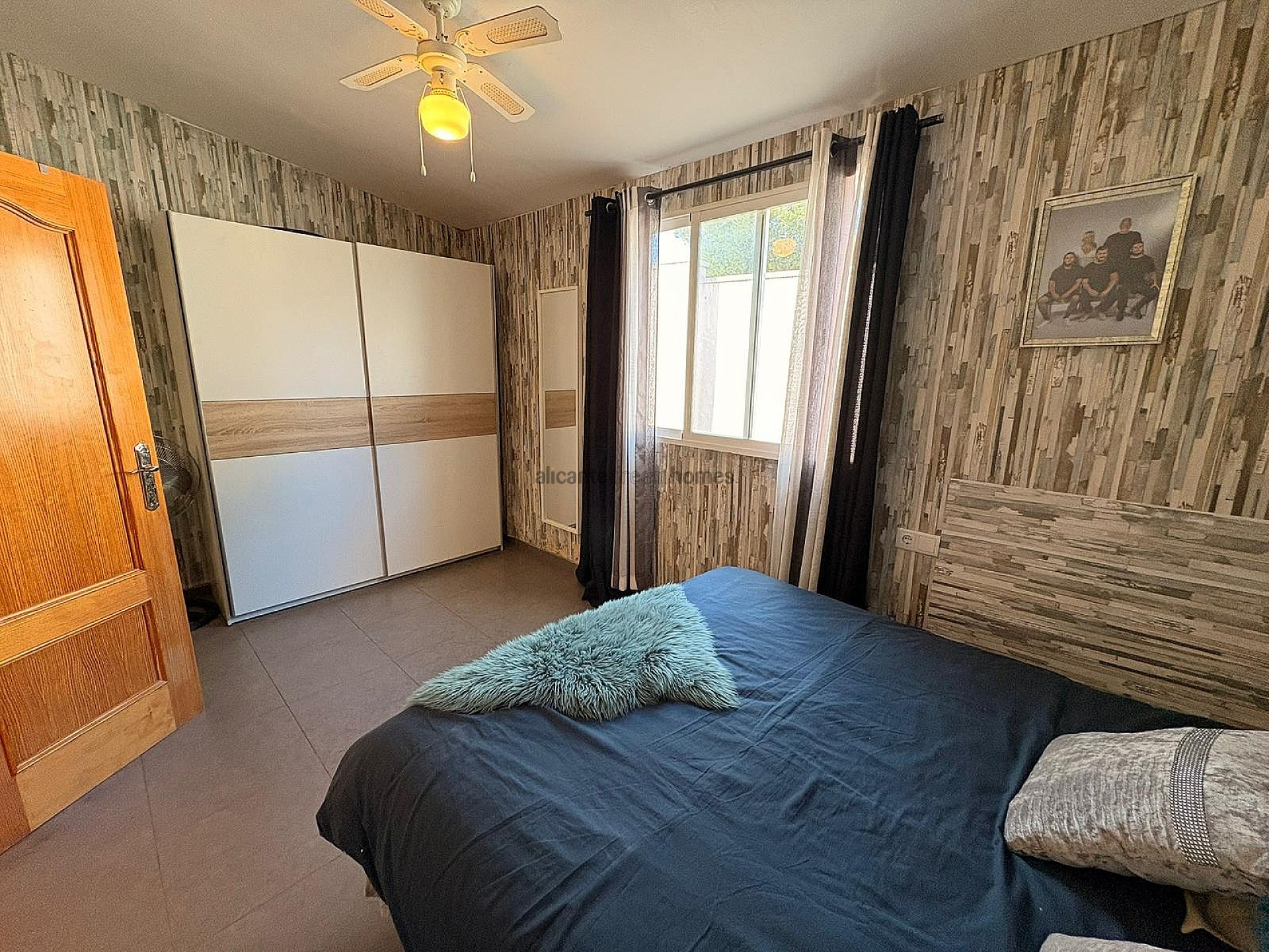 Resale - 8 Bedroom 6 Bathroom Villa in Castalla -  - Alicante