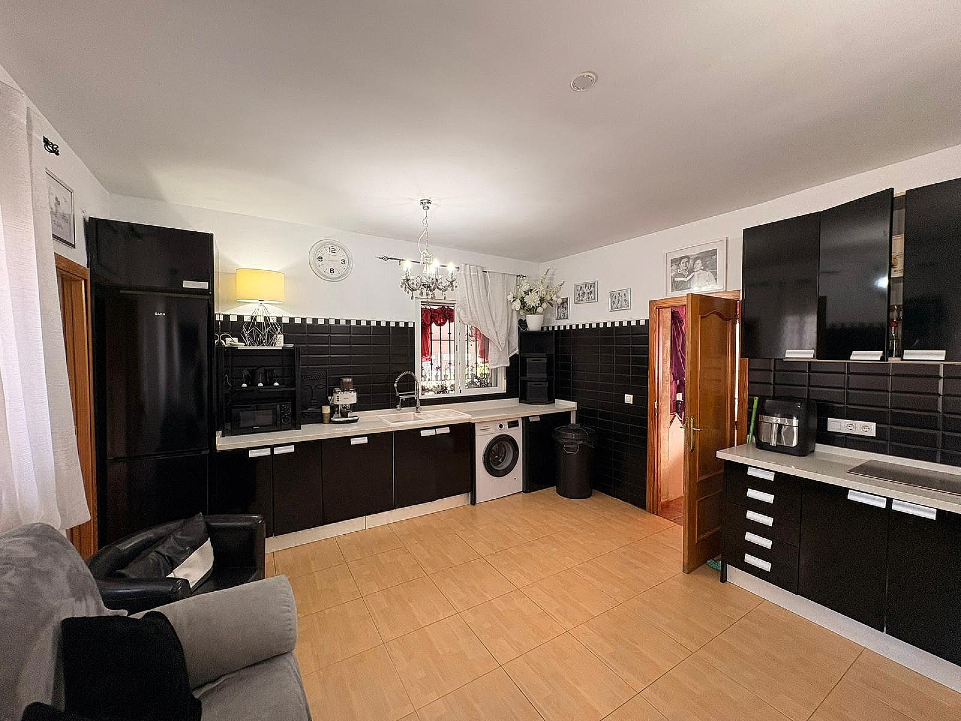 Resale - 8 Bedroom 6 Bathroom Villa in Castalla -  - Alicante