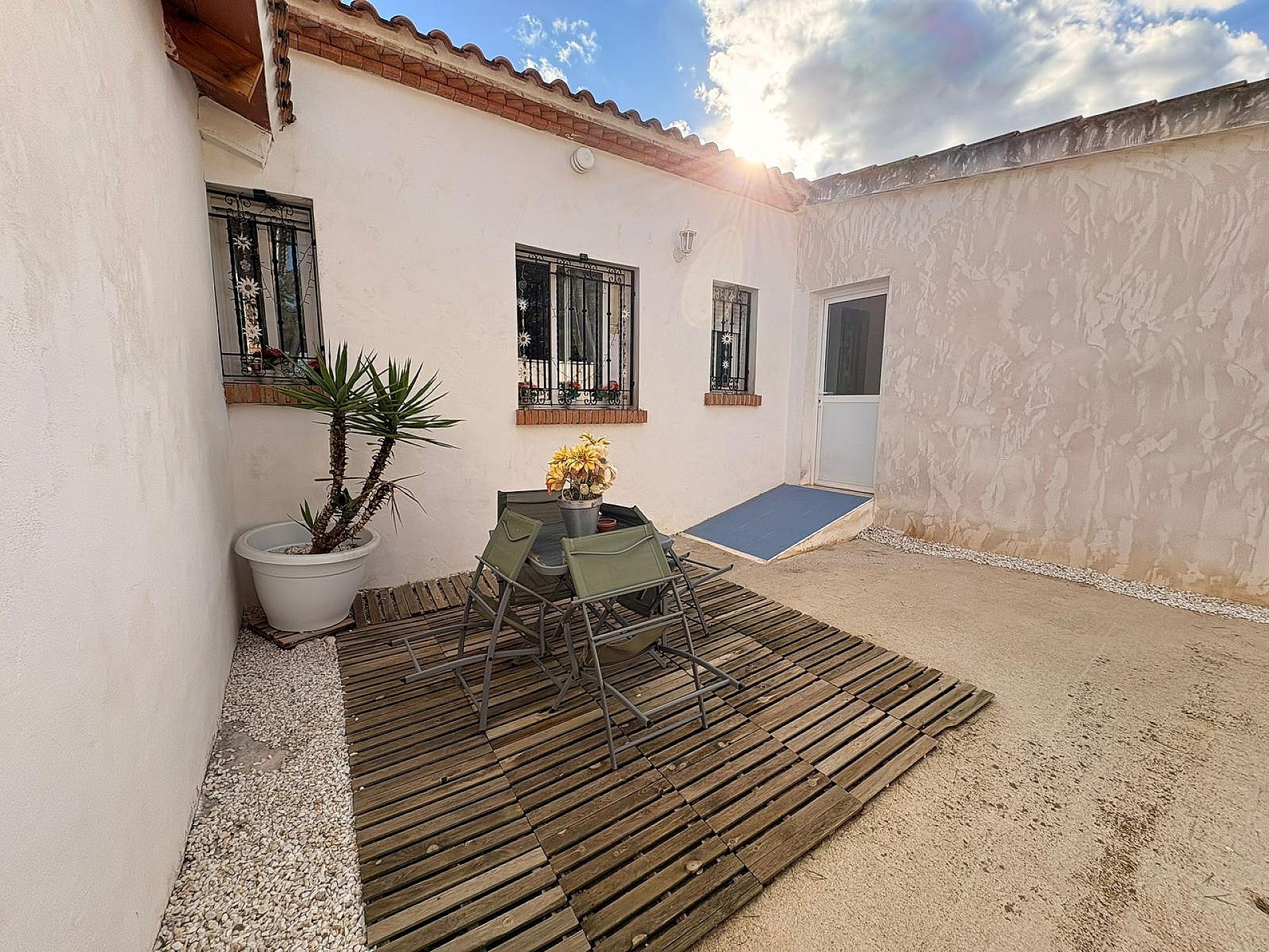 Resale - 8 Bedroom 6 Bathroom Villa in Castalla -  - Alicante