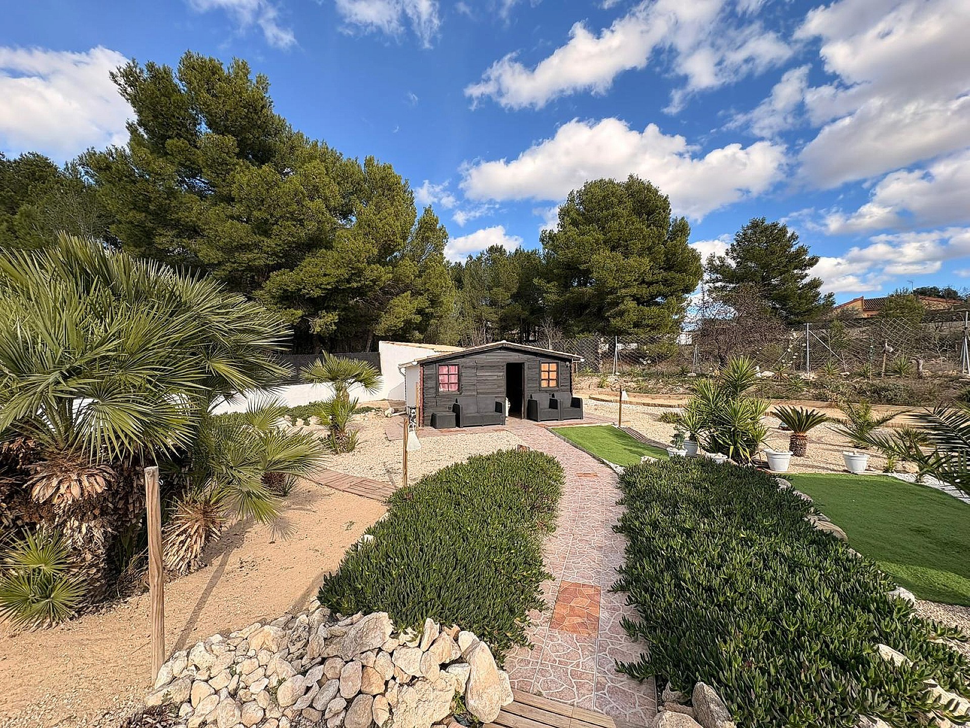 Resale - 8 Bedroom 6 Bathroom Villa in Castalla -  - Alicante