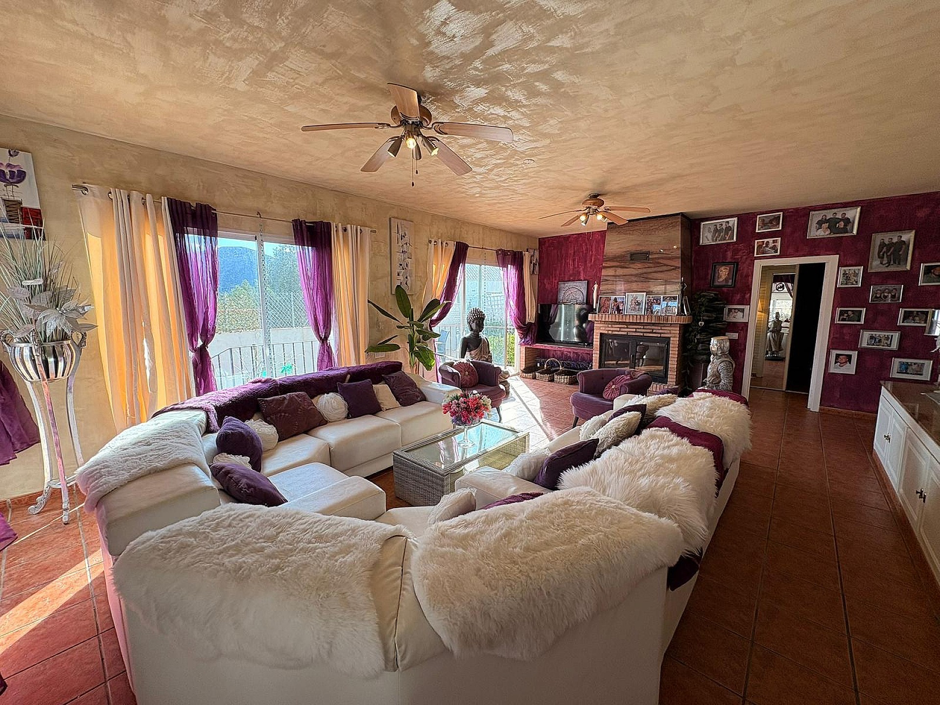 Resale - 8 Bedroom 6 Bathroom Villa in Castalla -  - Alicante