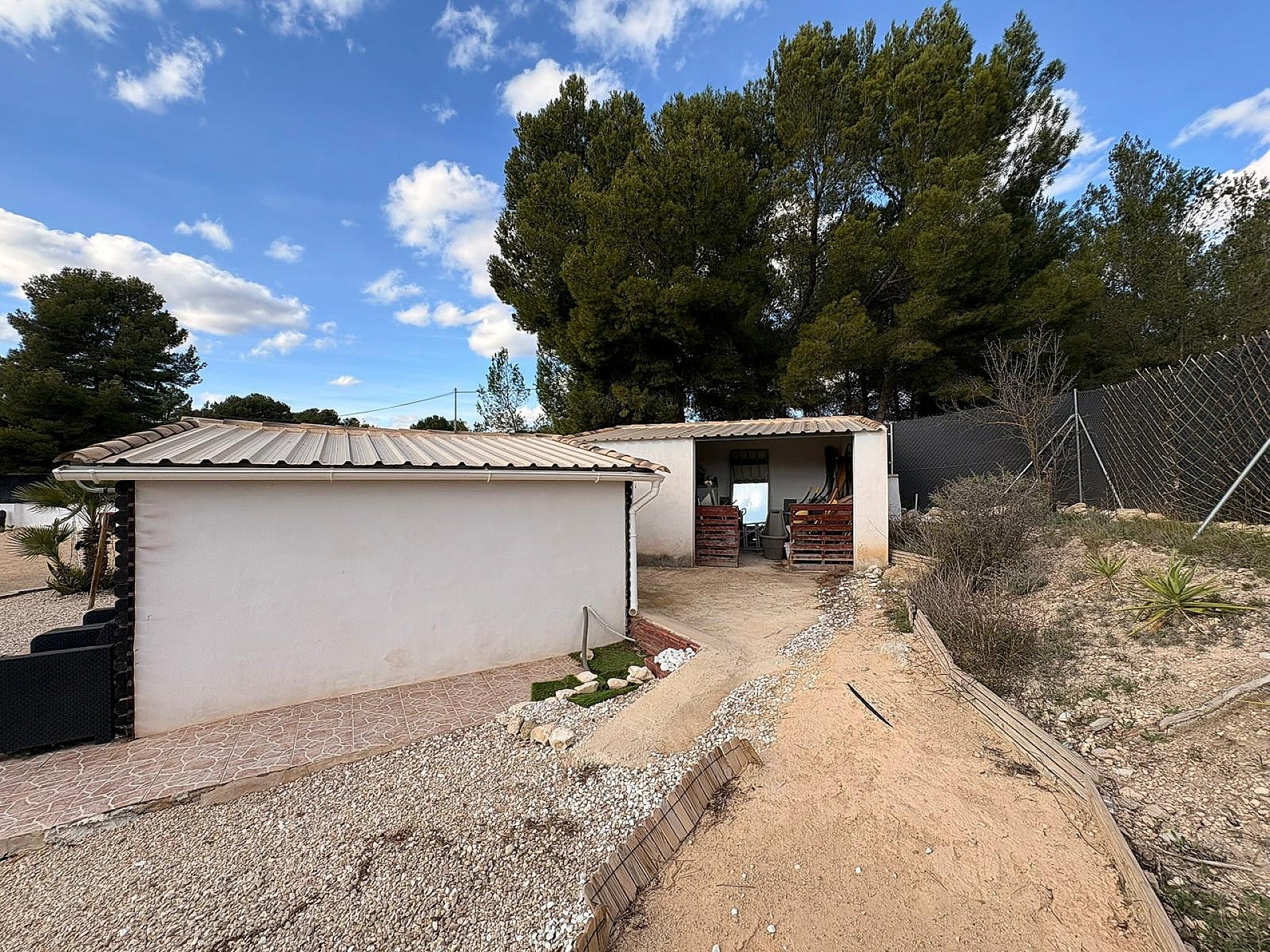 Resale - 8 Bedroom 6 Bathroom Villa in Castalla -  - Alicante