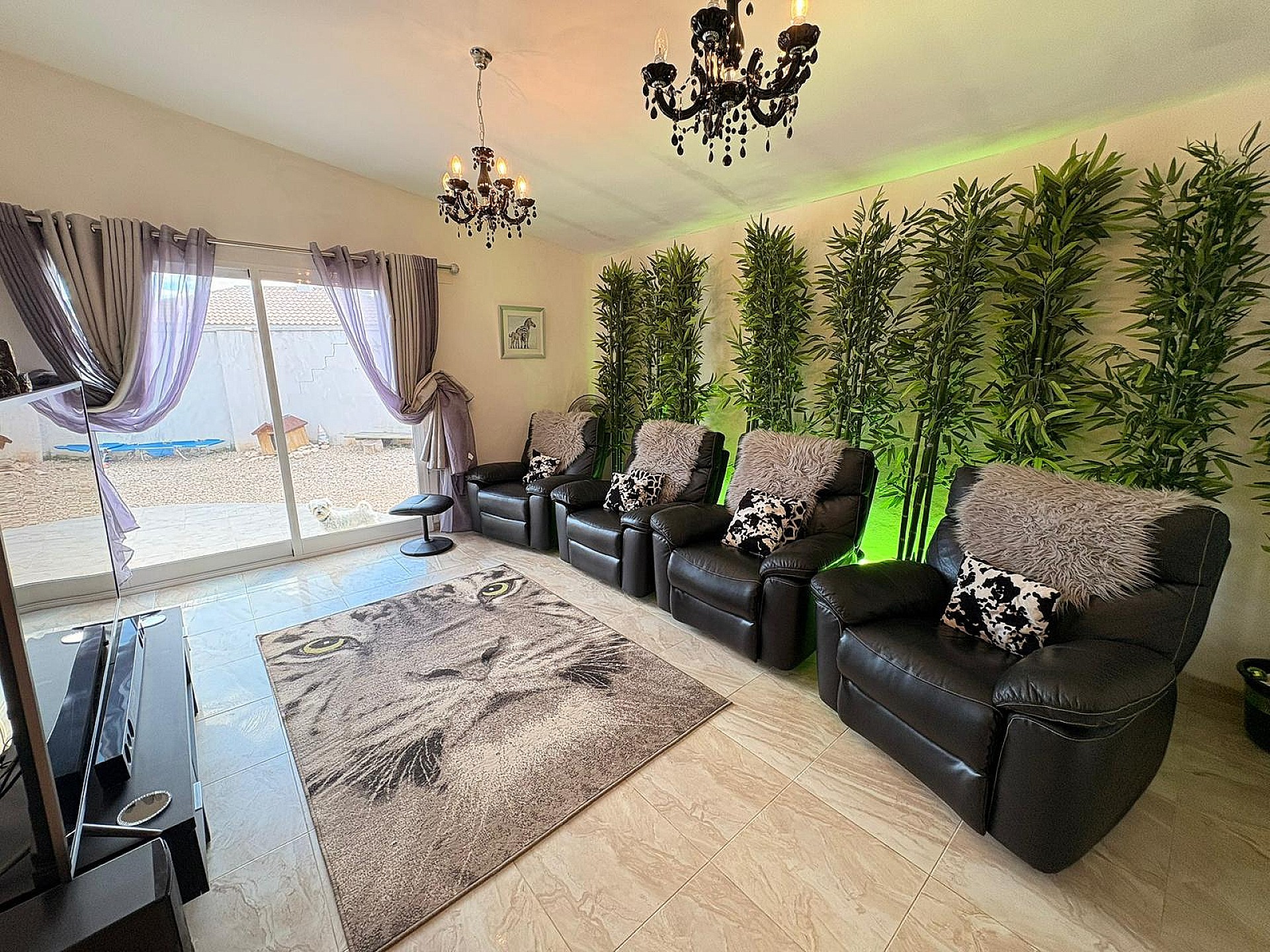 Resale - 8 Bedroom 6 Bathroom Villa in Castalla -  - Alicante