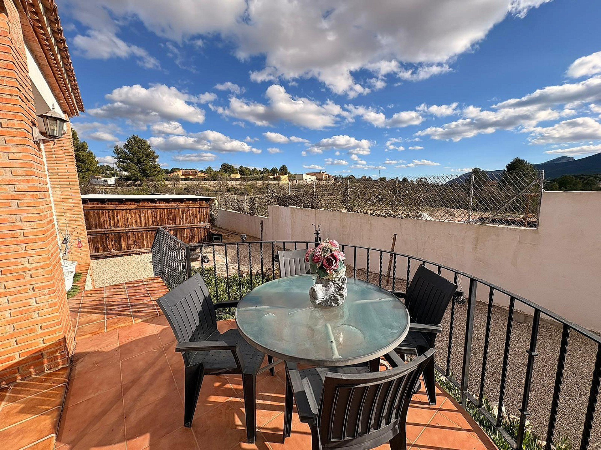 Resale - 8 Bedroom 6 Bathroom Villa in Castalla -  - Alicante