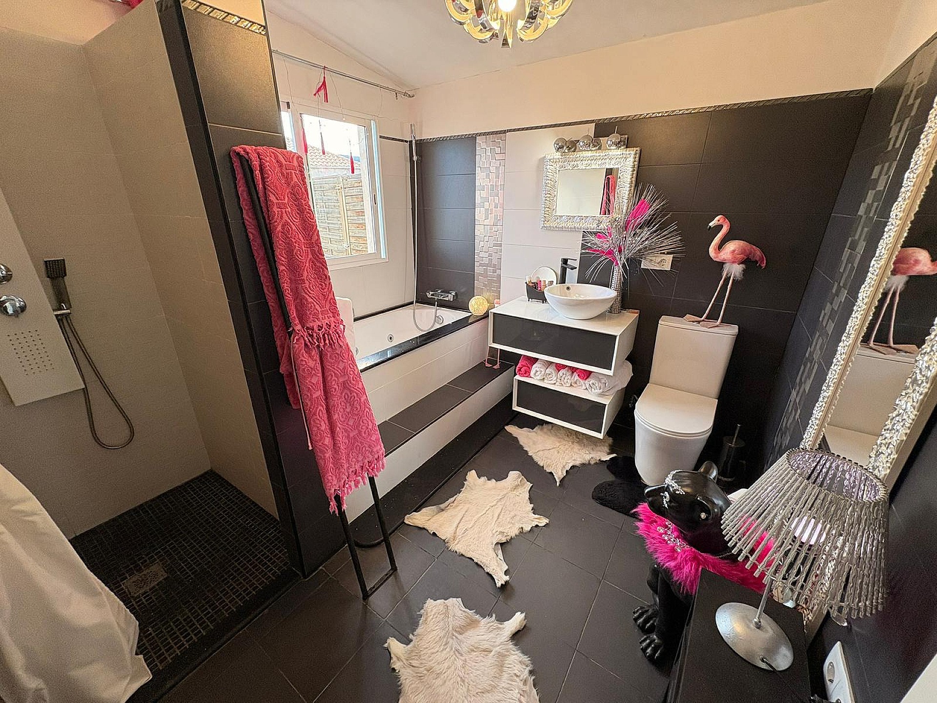 Resale - 8 Bedroom 6 Bathroom Villa in Castalla -  - Alicante