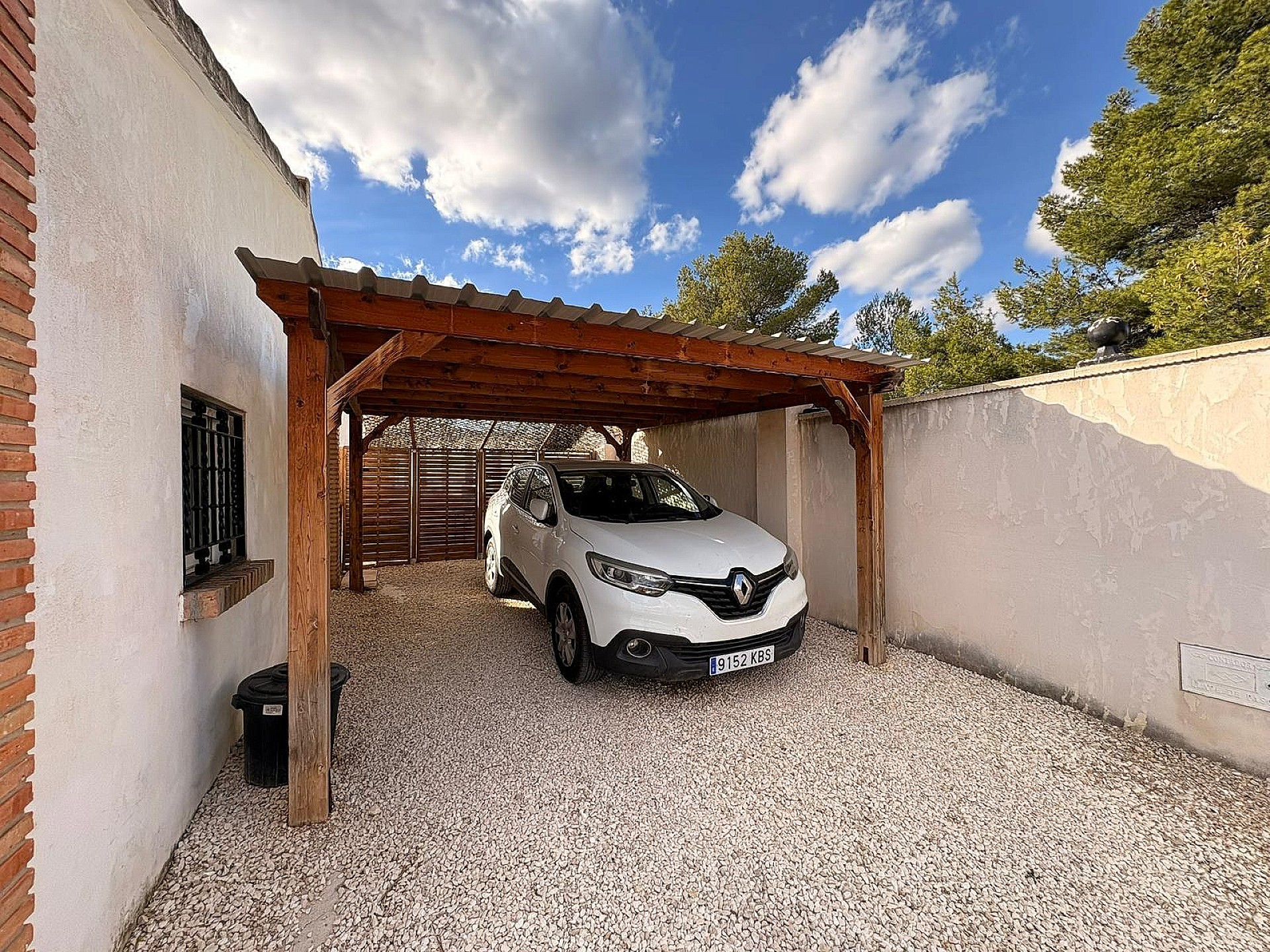 Resale - 8 Bedroom 6 Bathroom Villa in Castalla -  - Alicante