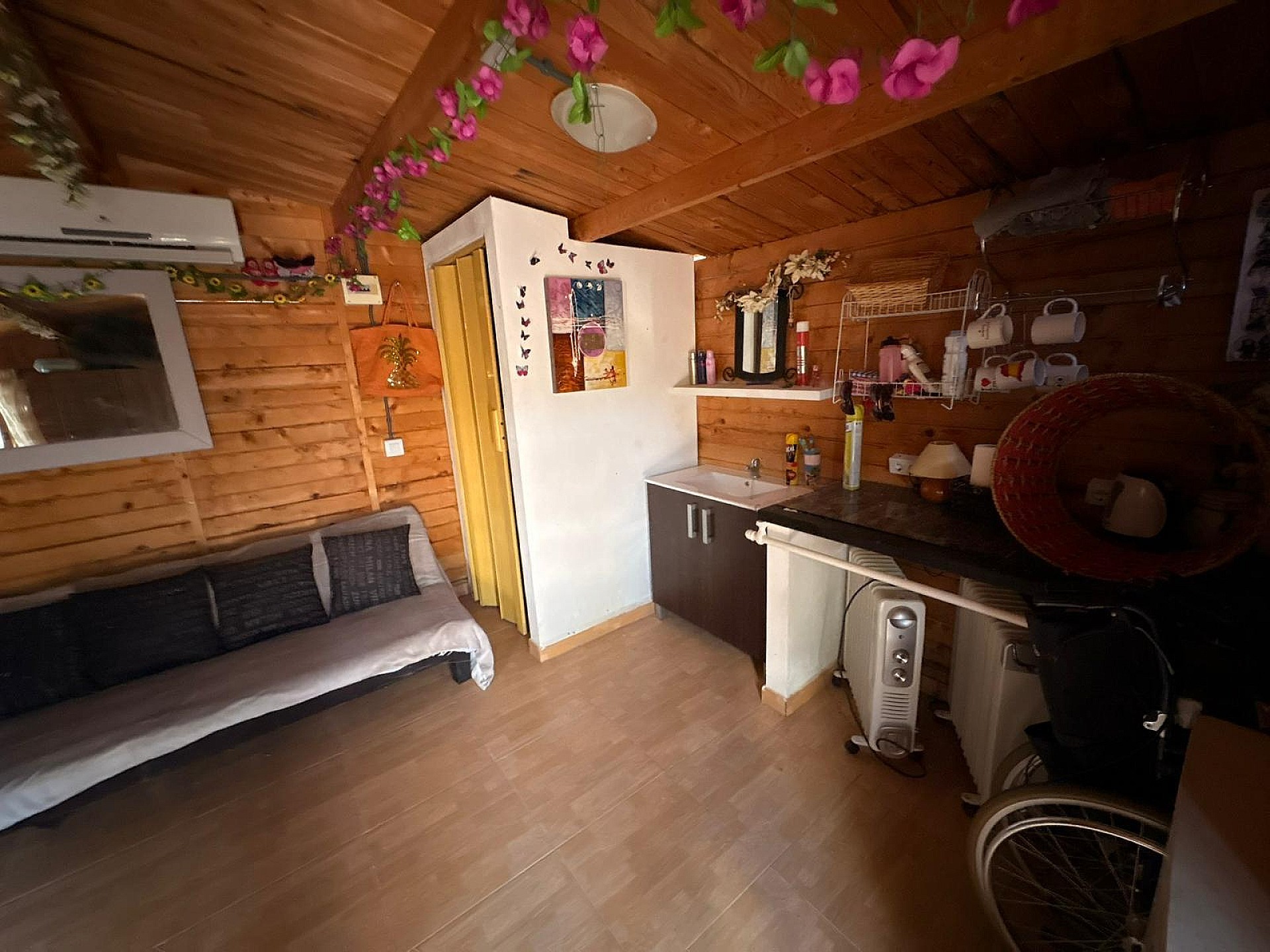 Resale - 8 Bedroom 6 Bathroom Villa in Castalla -  - Alicante