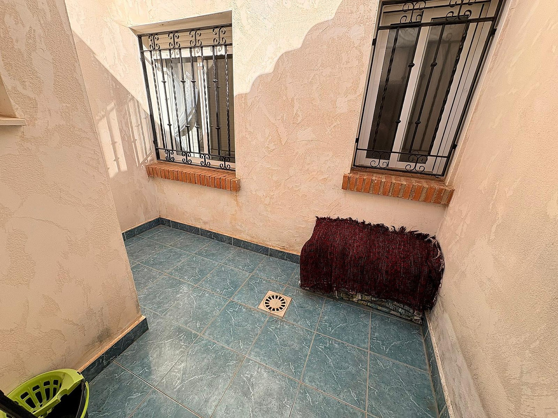 Resale - 8 Bedroom 6 Bathroom Villa in Castalla -  - Alicante