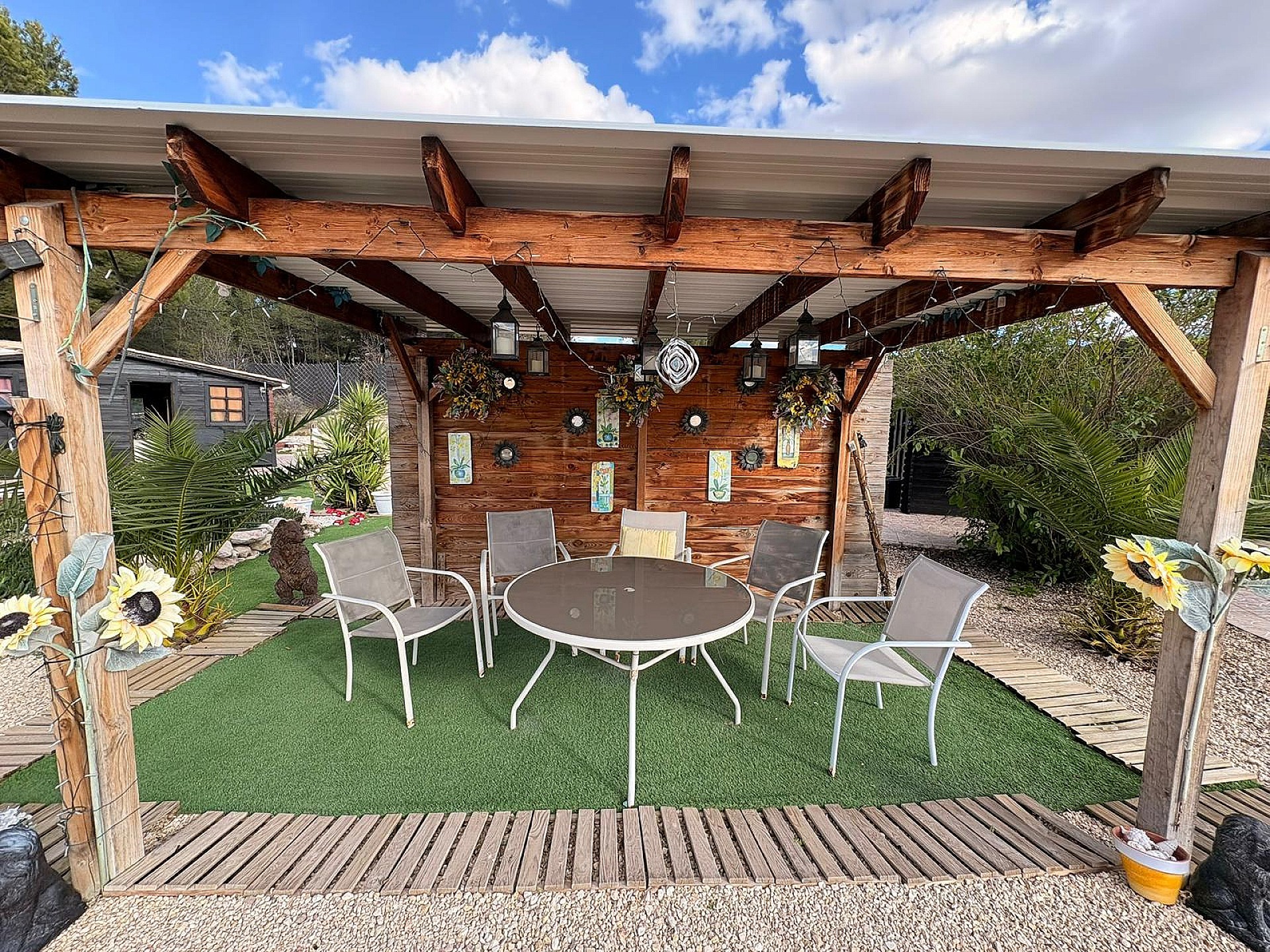 Resale - 8 Bedroom 6 Bathroom Villa in Castalla -  - Alicante