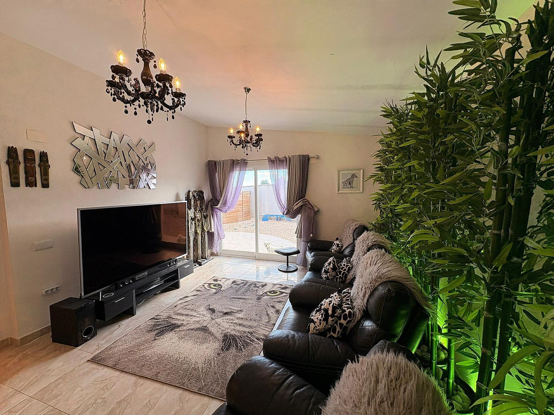 Resale - 8 Bedroom 6 Bathroom Villa in Castalla -  - Alicante