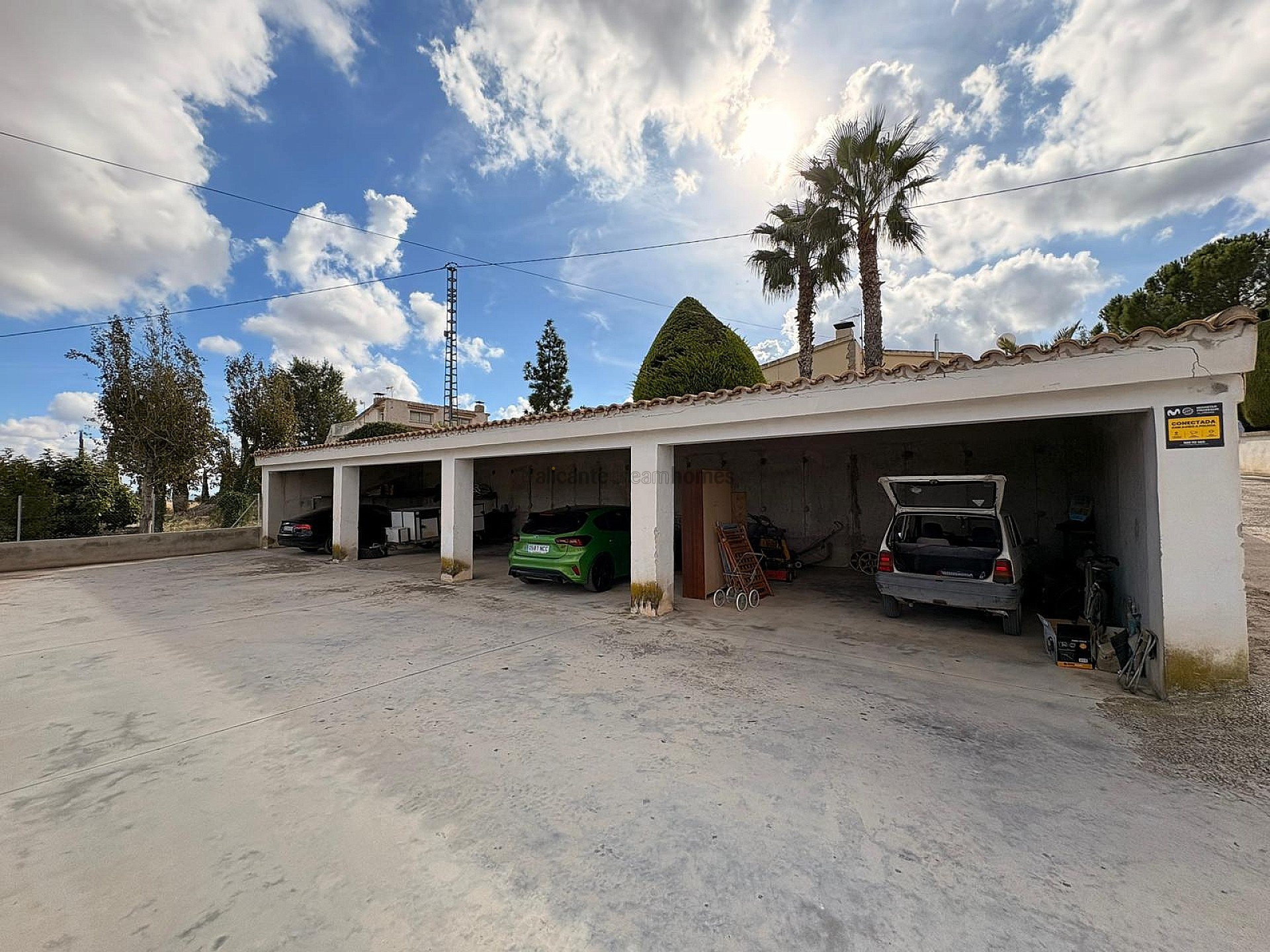 Resale - 4 Bedroom 2 Bathroom Villa in Monóvar -  - Alicante
