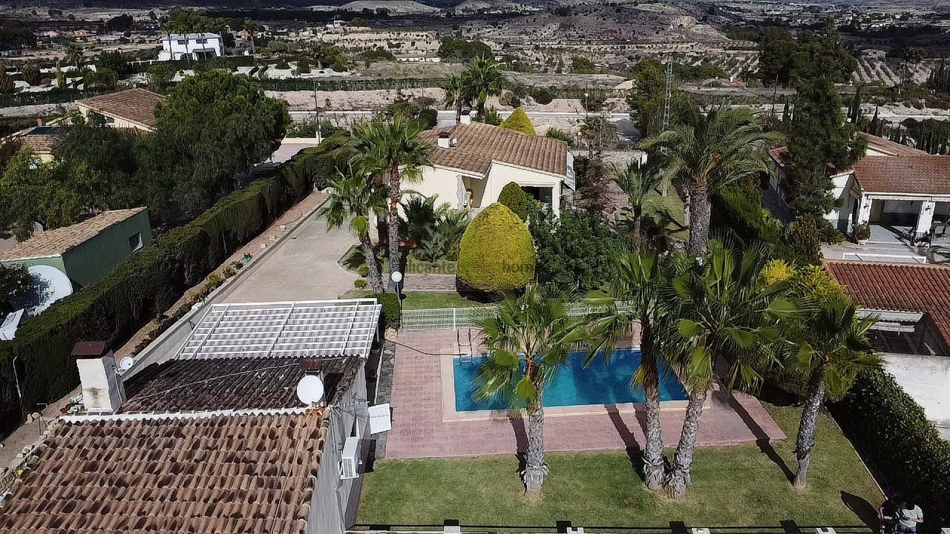 Resale - 4 Bedroom 2 Bathroom Villa in Monóvar -  - Alicante