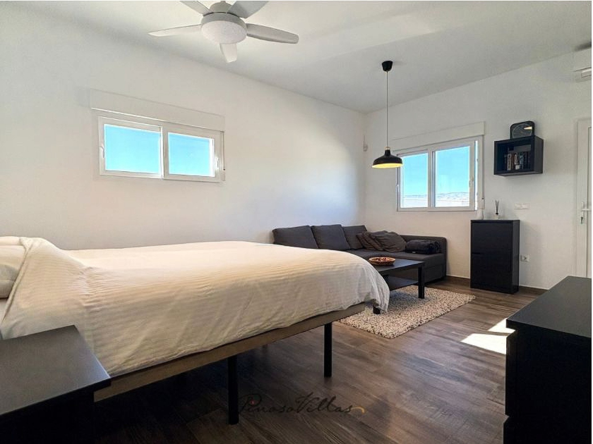 Resale - 4 Bedroom 4 Bathroom Villa in Pinoso -  - Alicante