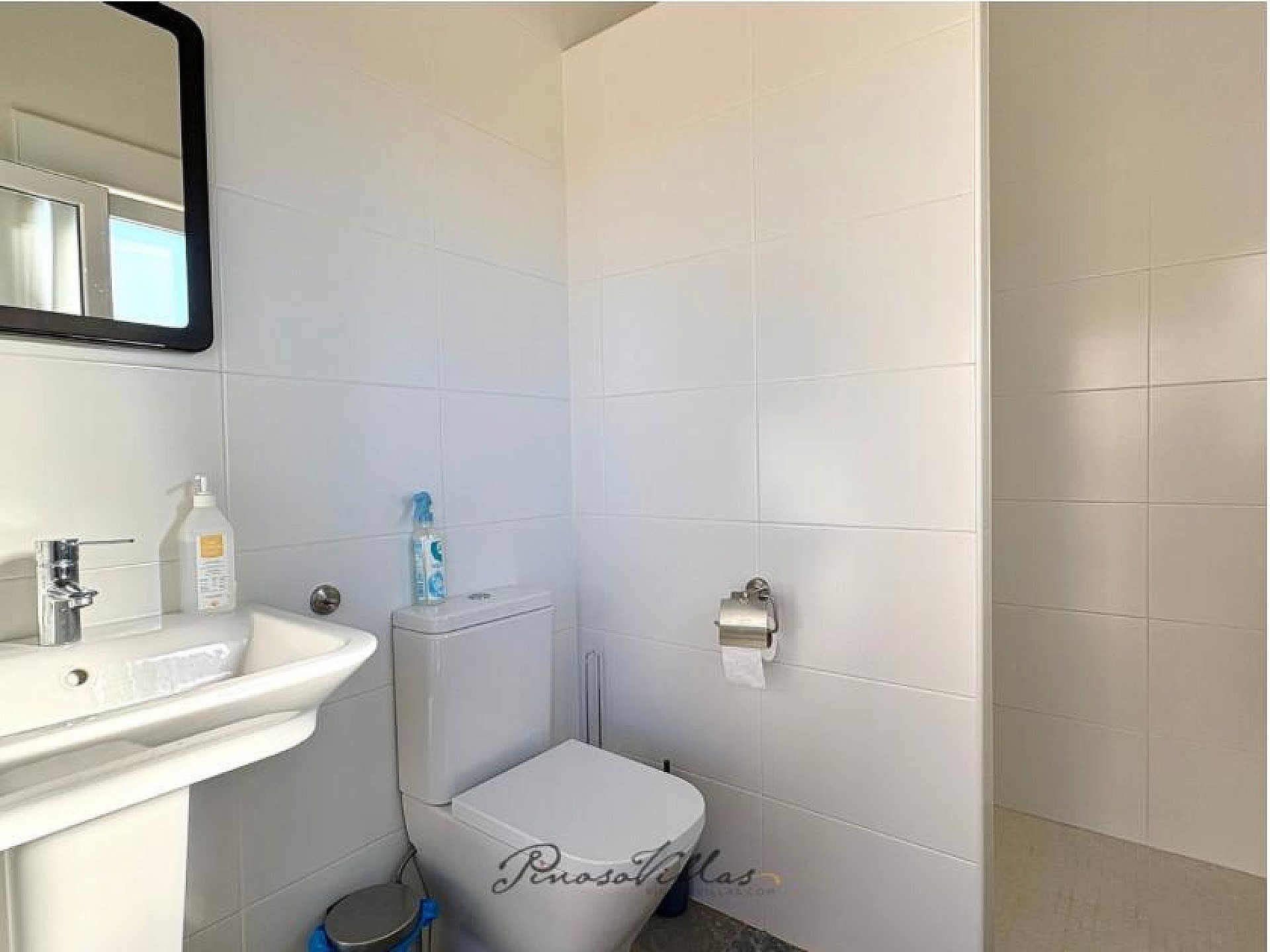 Resale - 4 Bedroom 4 Bathroom Villa in Pinoso -  - Alicante
